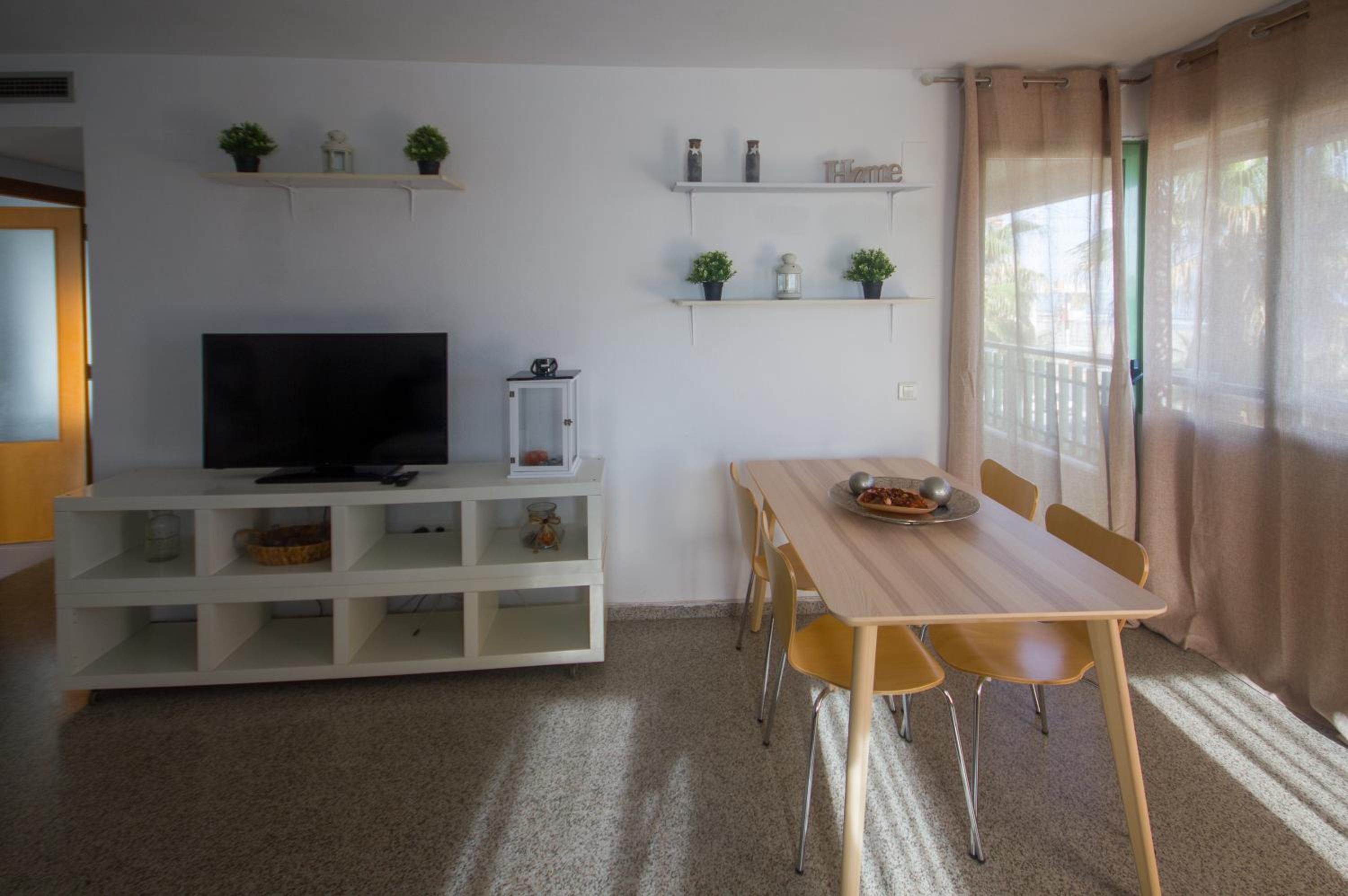 Front Sun Beach Apartment