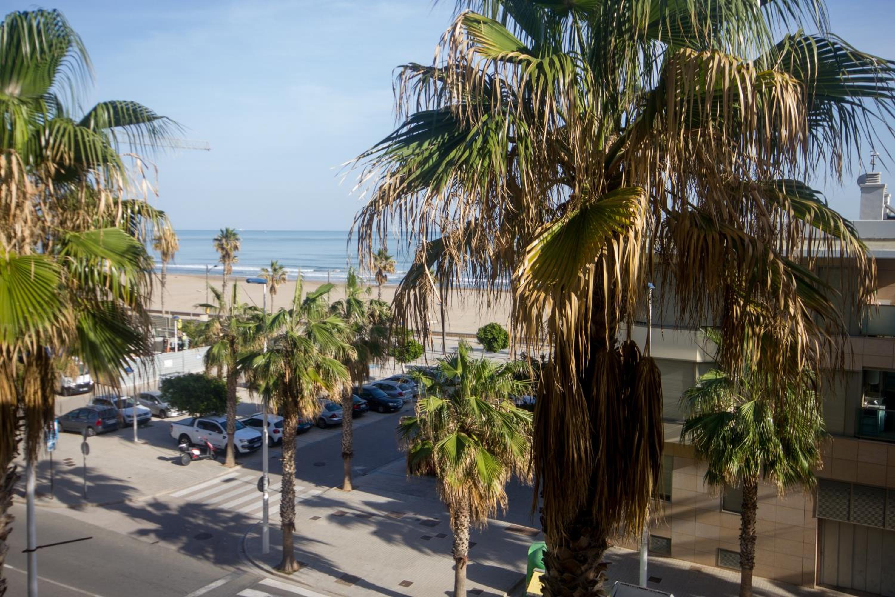 Front Sun Beach Apartment
