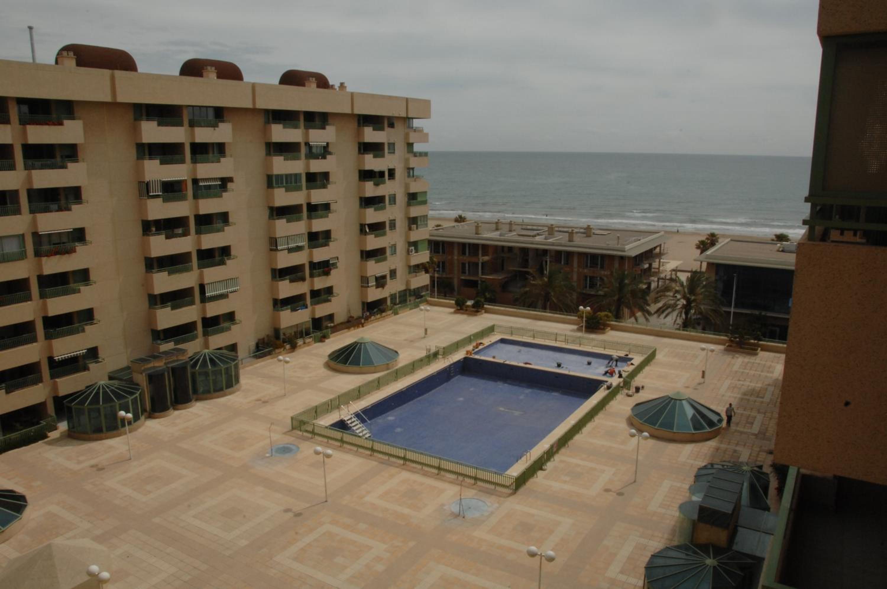 Front Sun Beach Apartment