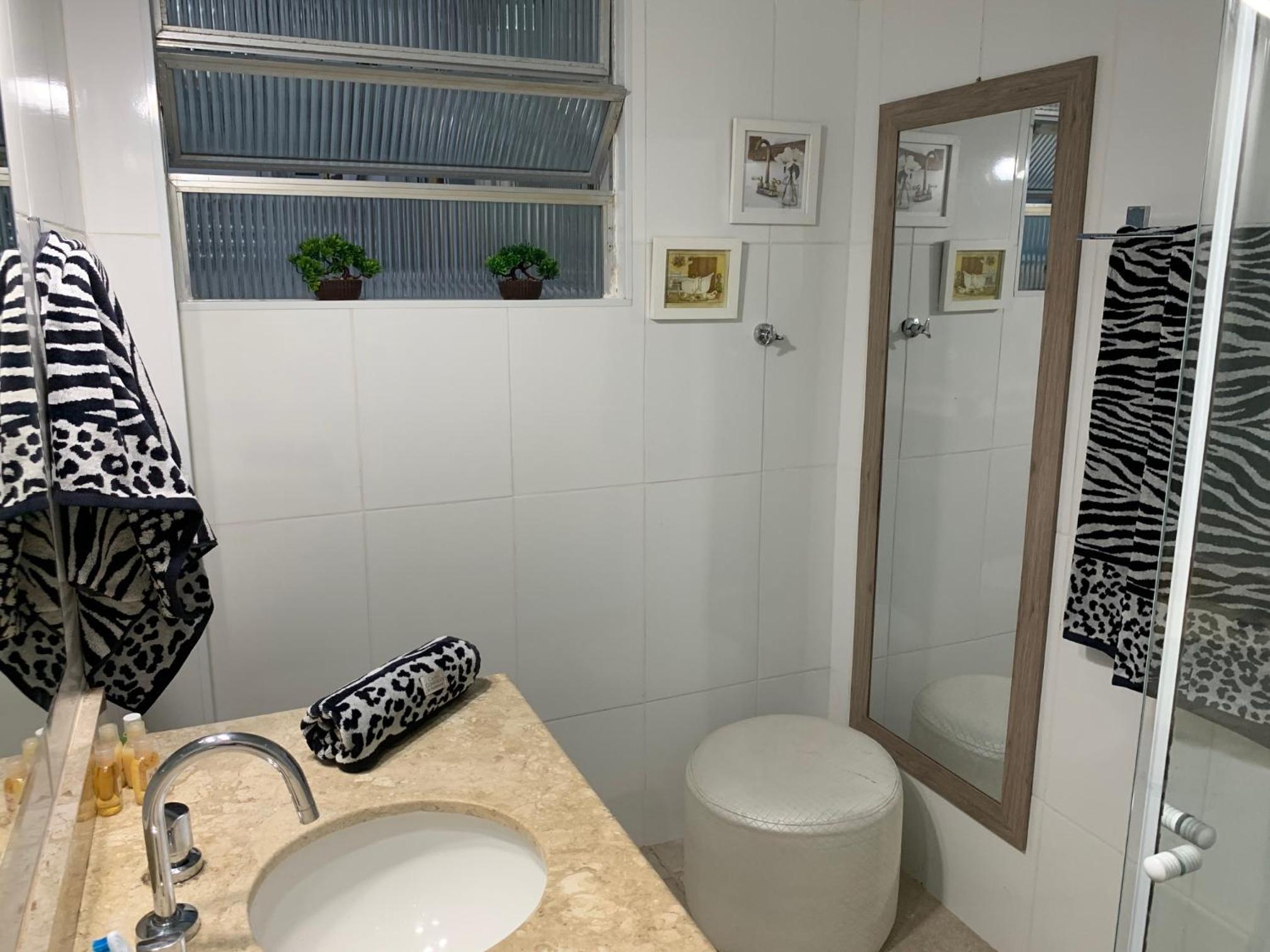 Apartamento COPANEMA Reformadíssimo no Posto 6, VENHAM