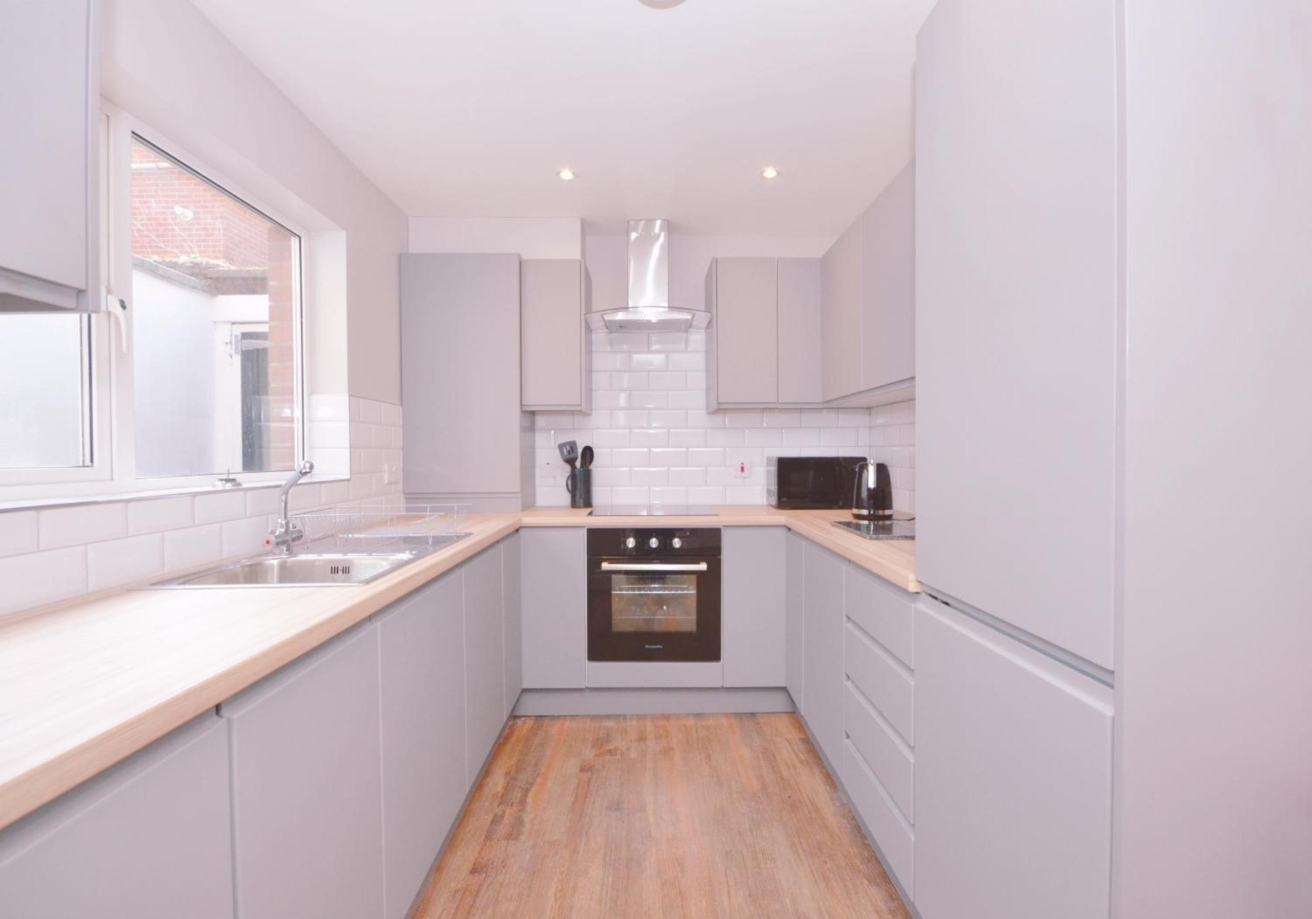 Modern Queens Quarter Townhouse 2 view 5