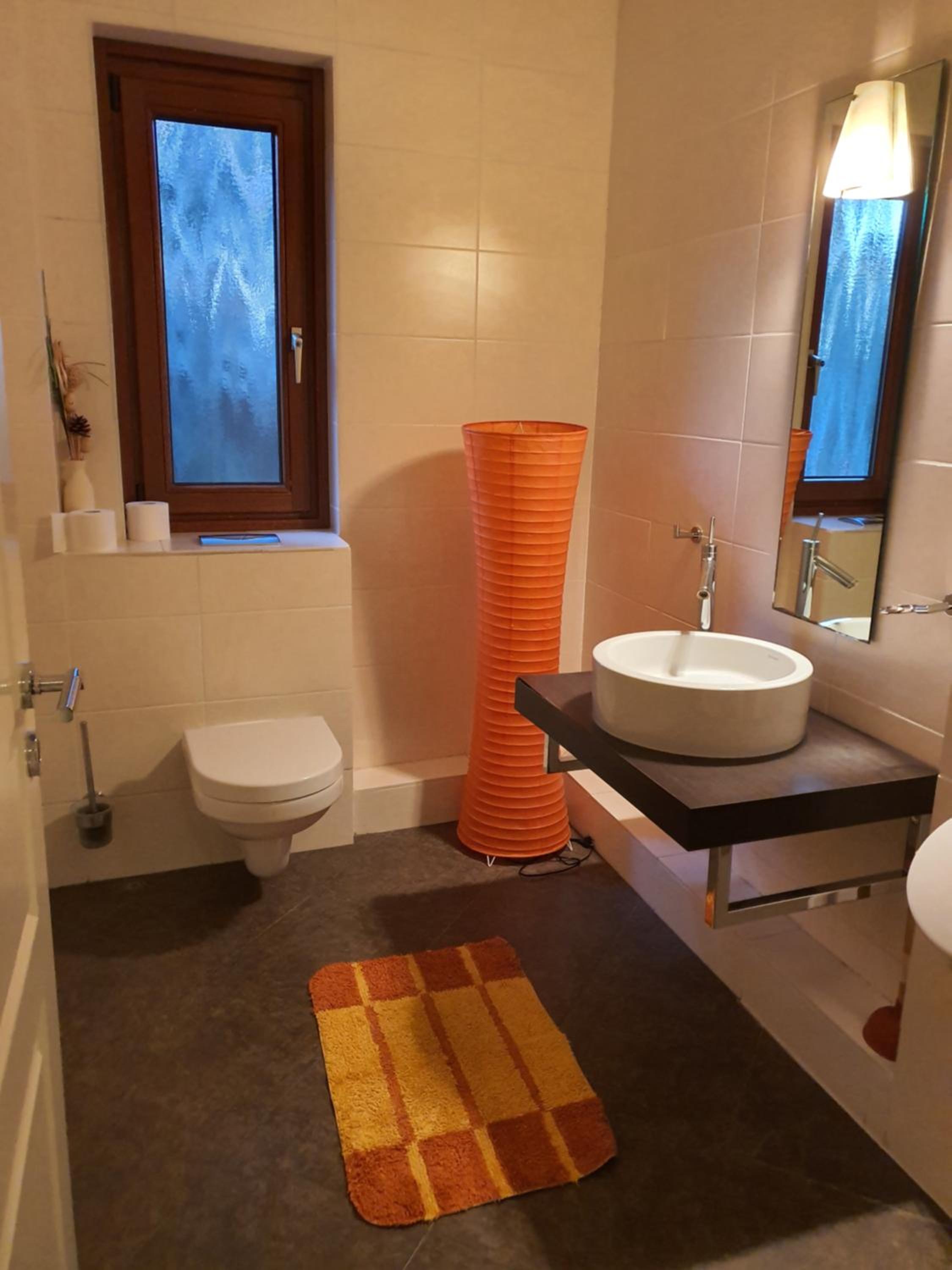 Apartment bei Hamburg bis 10 Personen mit Terasse und Gartennutzung.