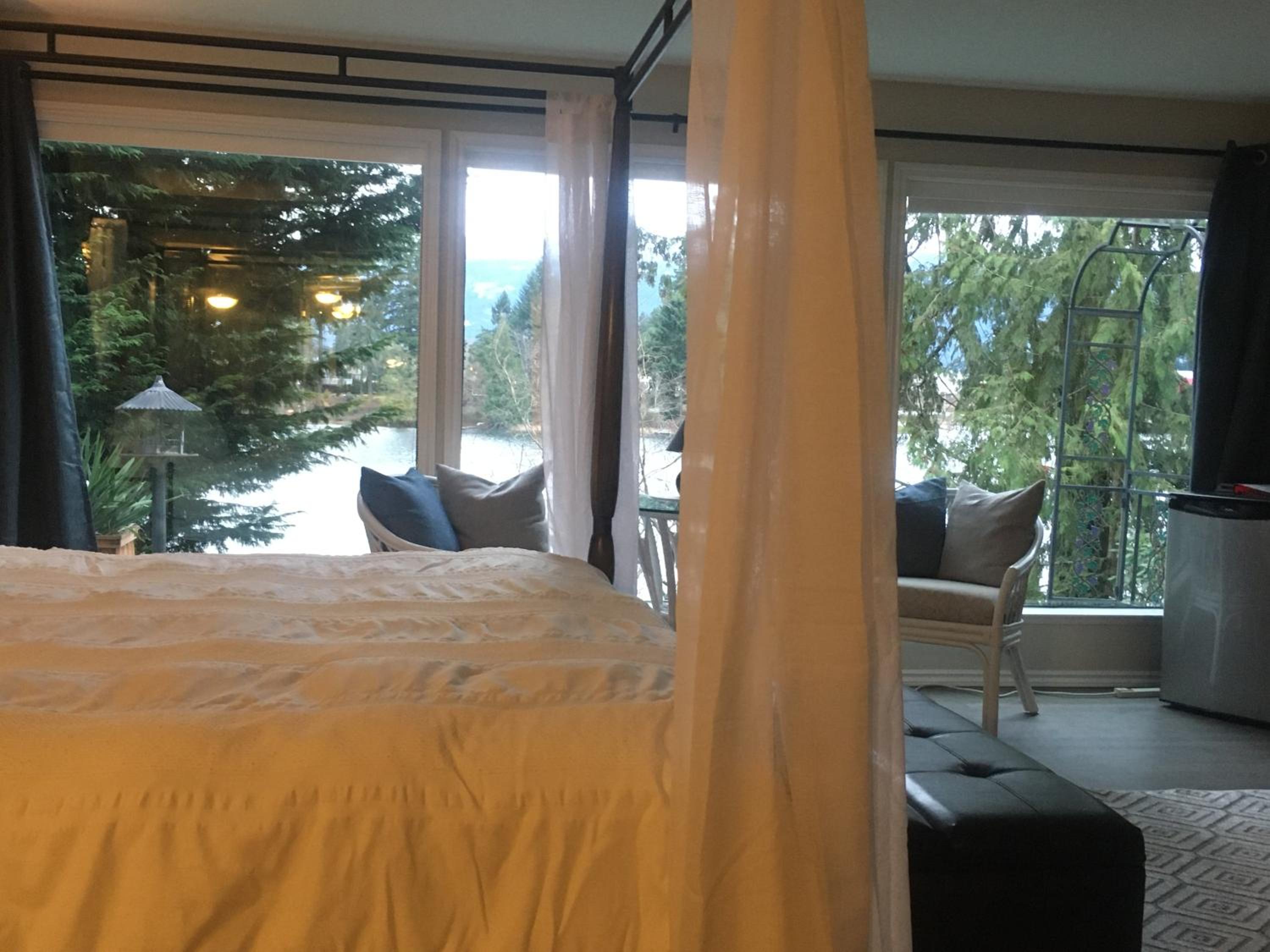 Long Lake Waterfront Bed and Breakfast