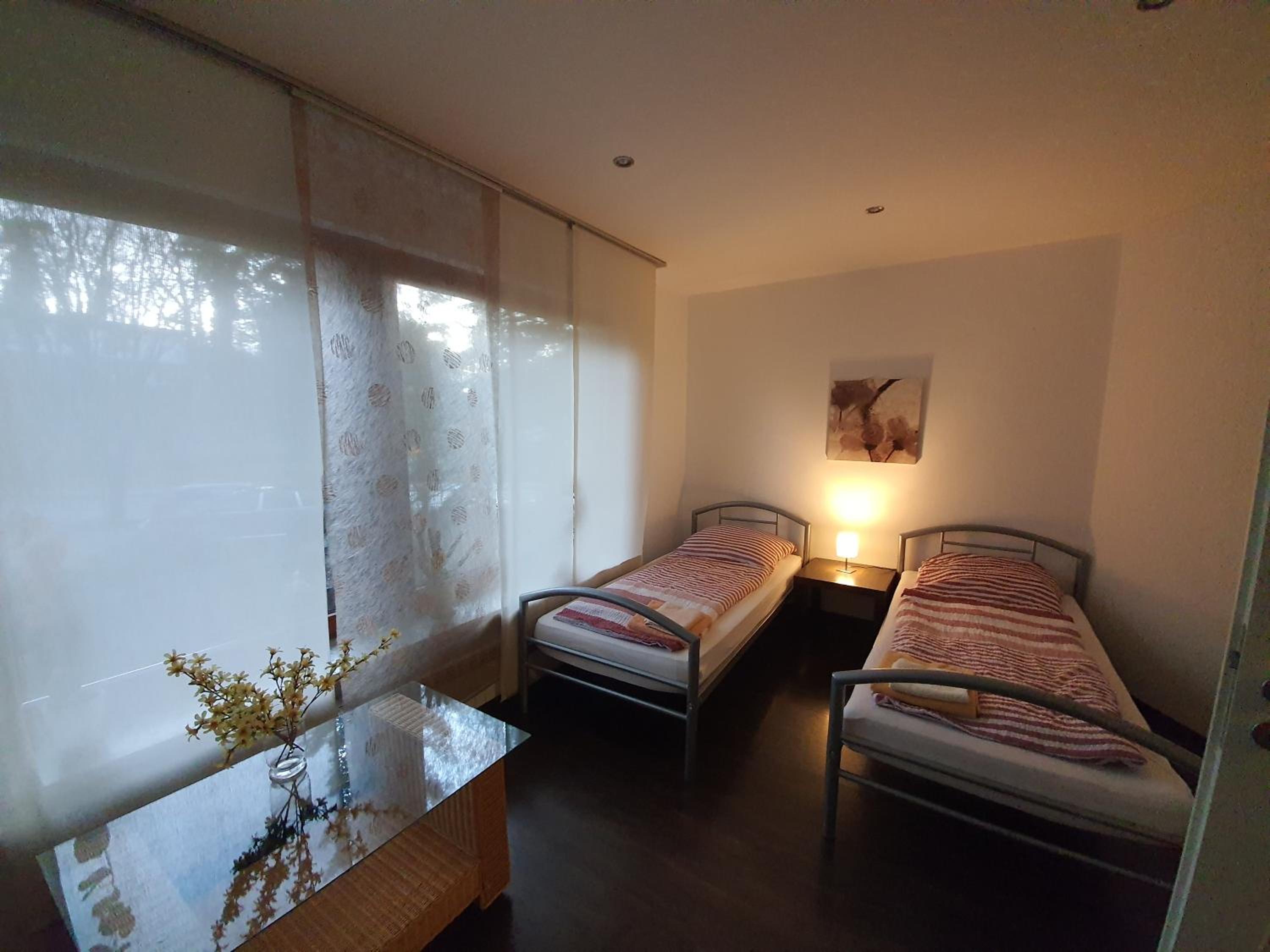 Apartment bei Hamburg bis 10 Personen mit Terasse und Gartennutzung.