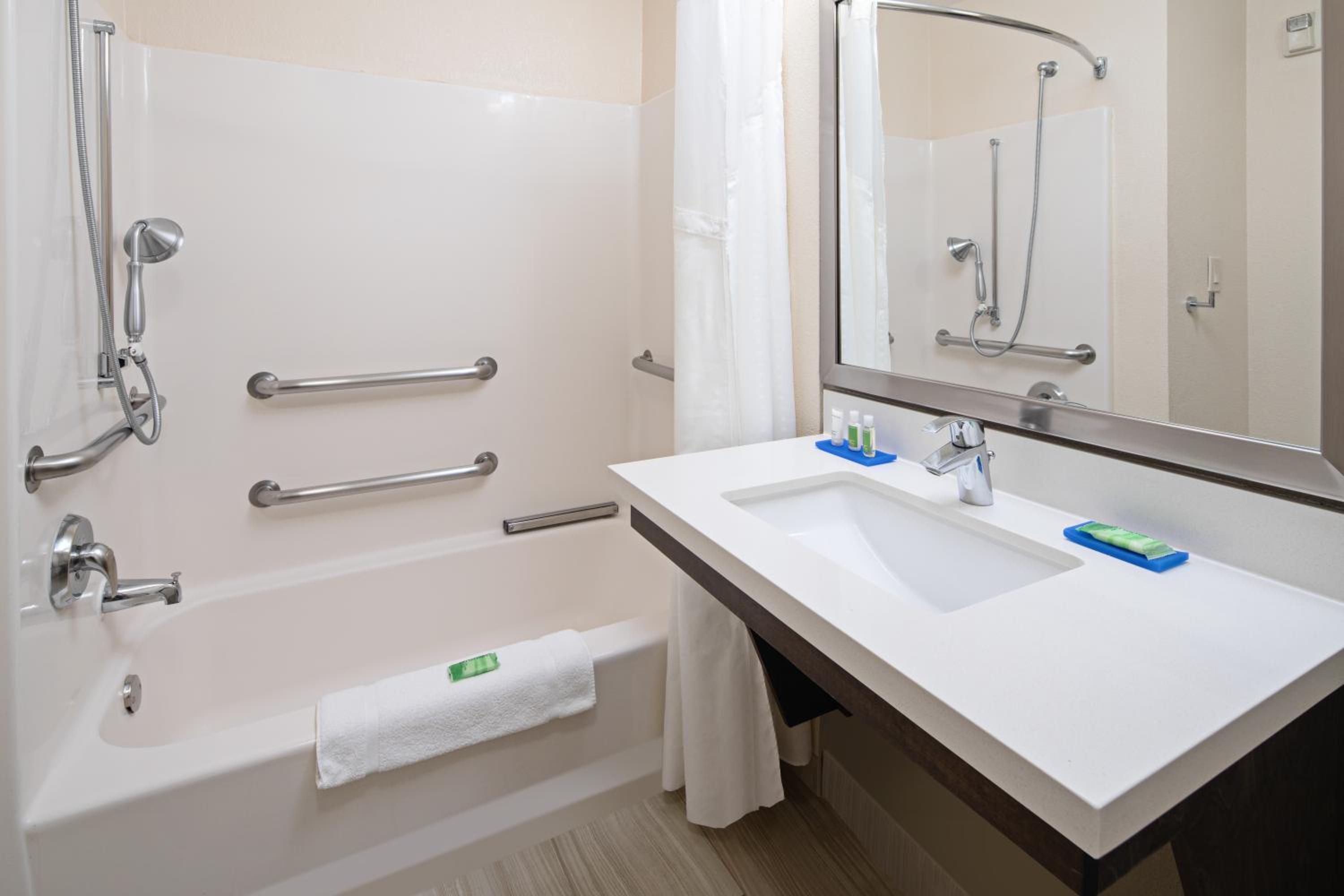 Best Western Valencia/Six Flags Inn  Suites - Property Image 7