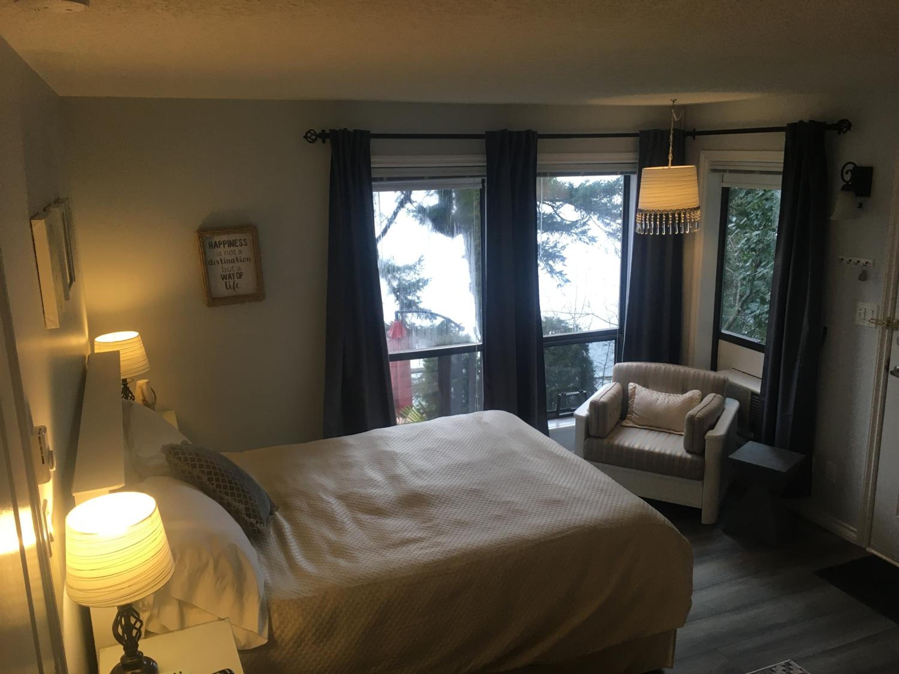 Long Lake Waterfront Bed and Breakfast