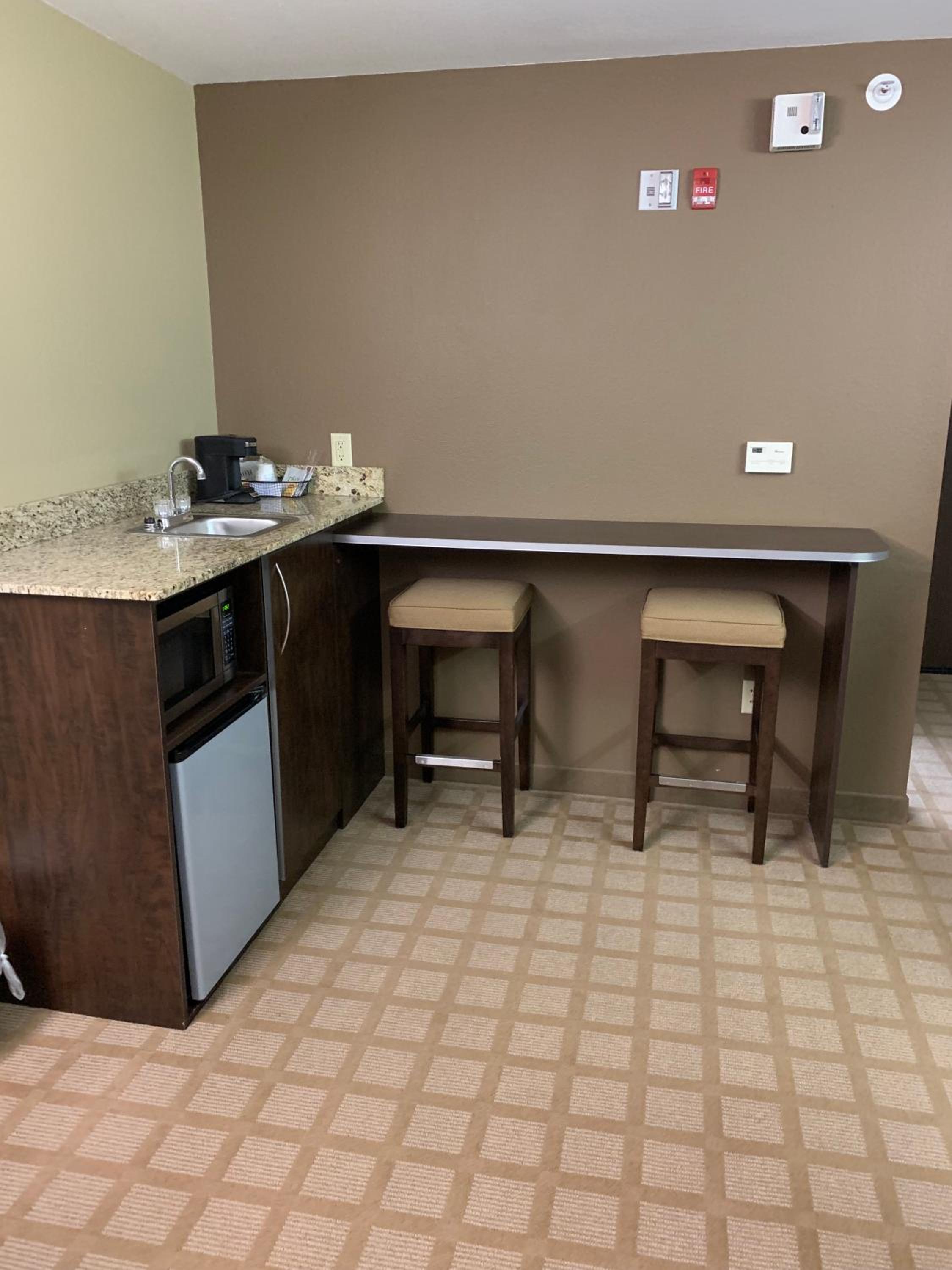 Microtel Inn & Suites by Wyndham Prairie du Chien view 3
