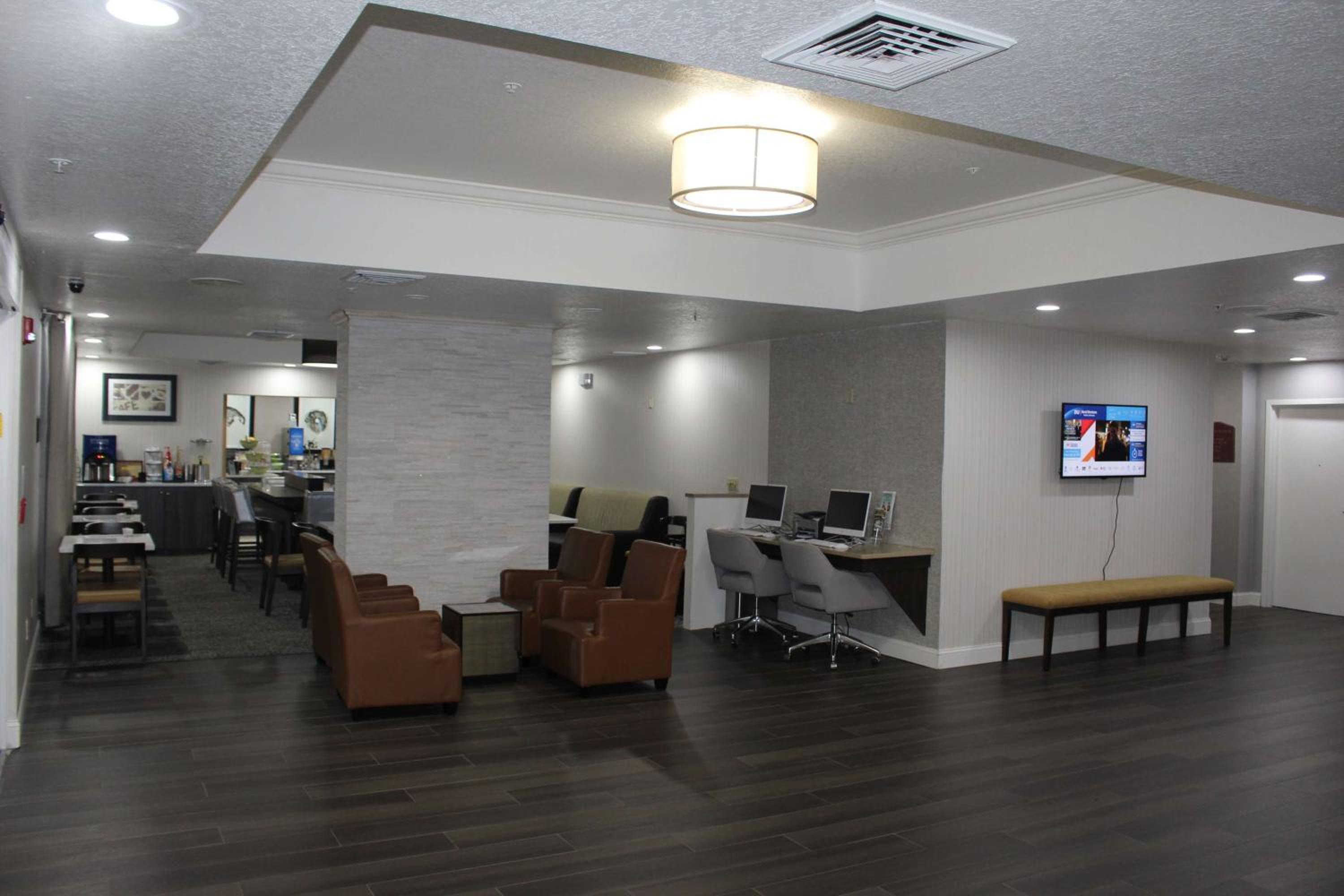Sebring Vacations - Best Western Heritage Inn and Suites - Property Image 3