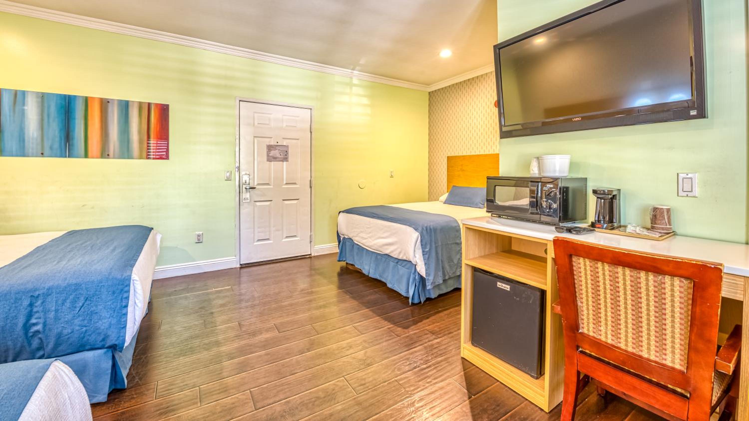 Hollywood City Inn
