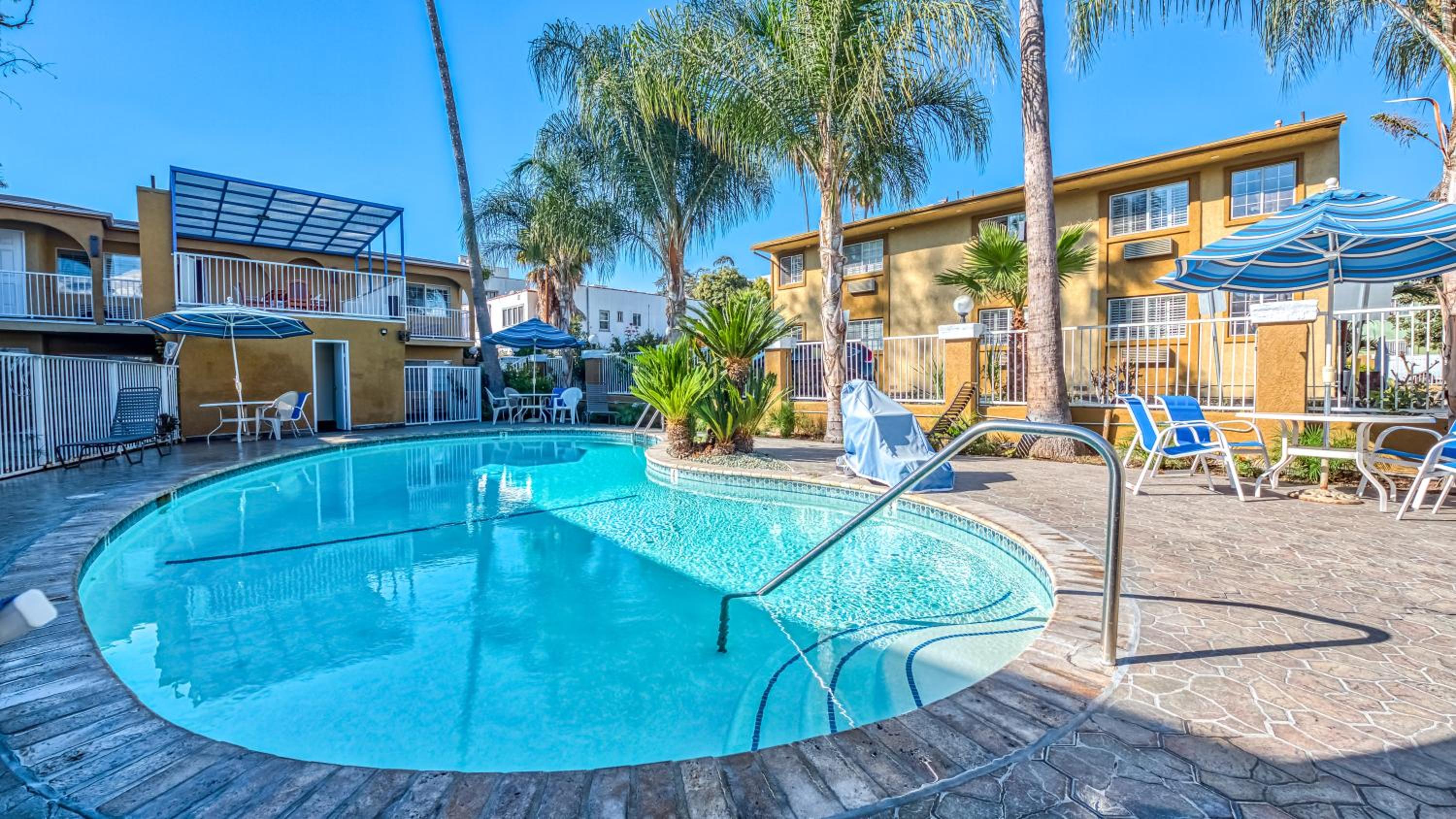 Hollywood City Inn
