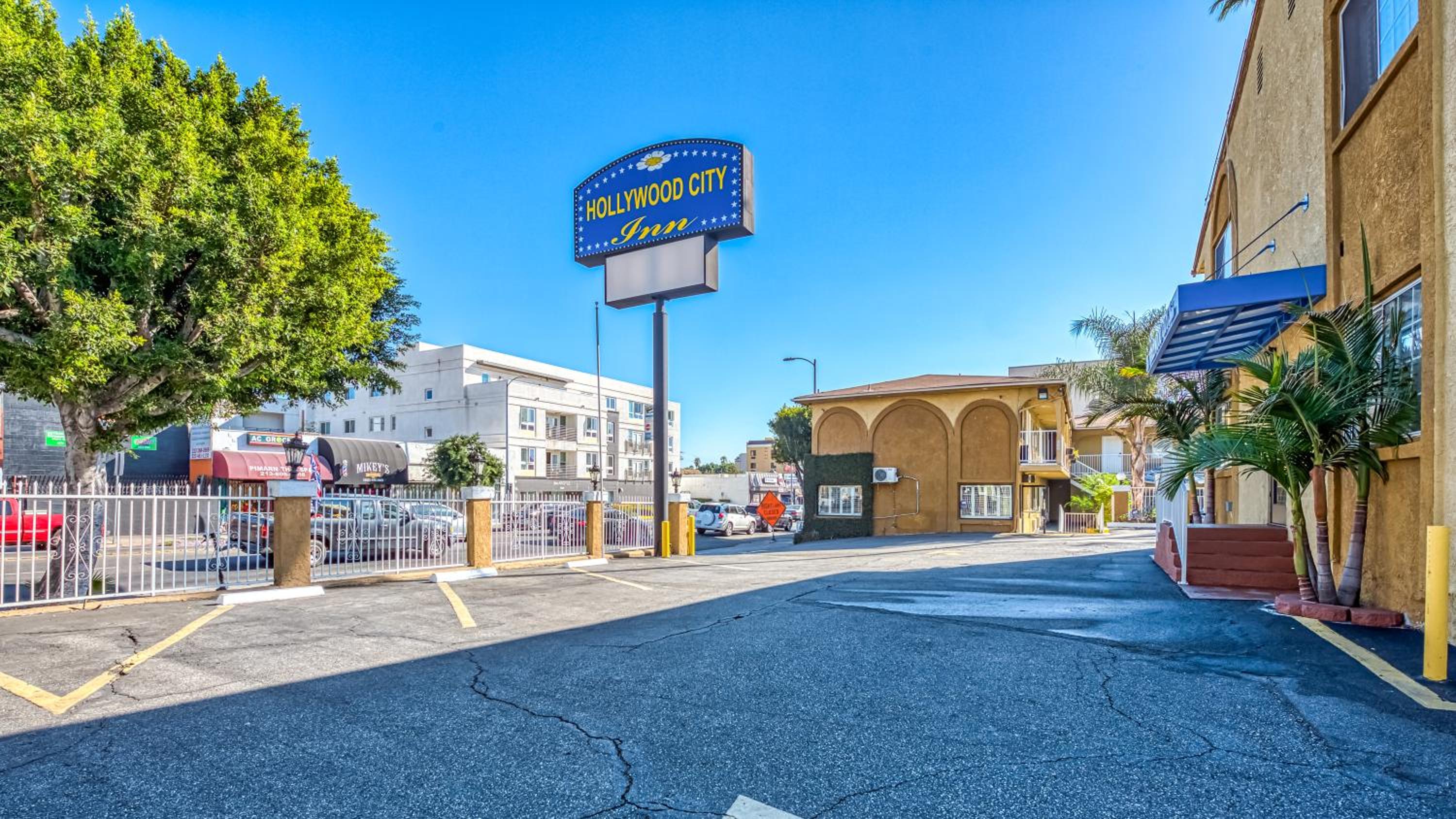 Hollywood City Inn