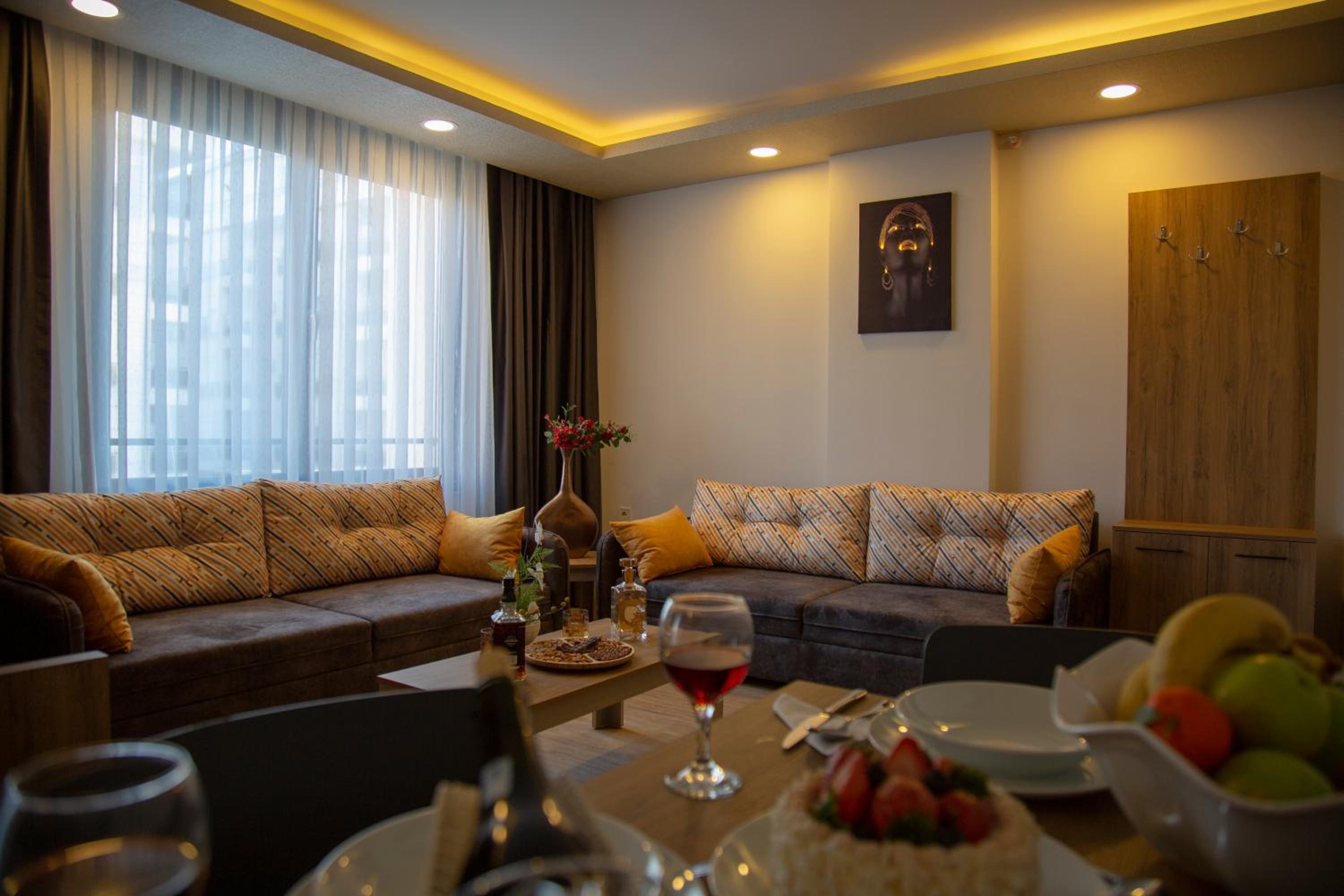 Golden World Suite Hotel - Image 46