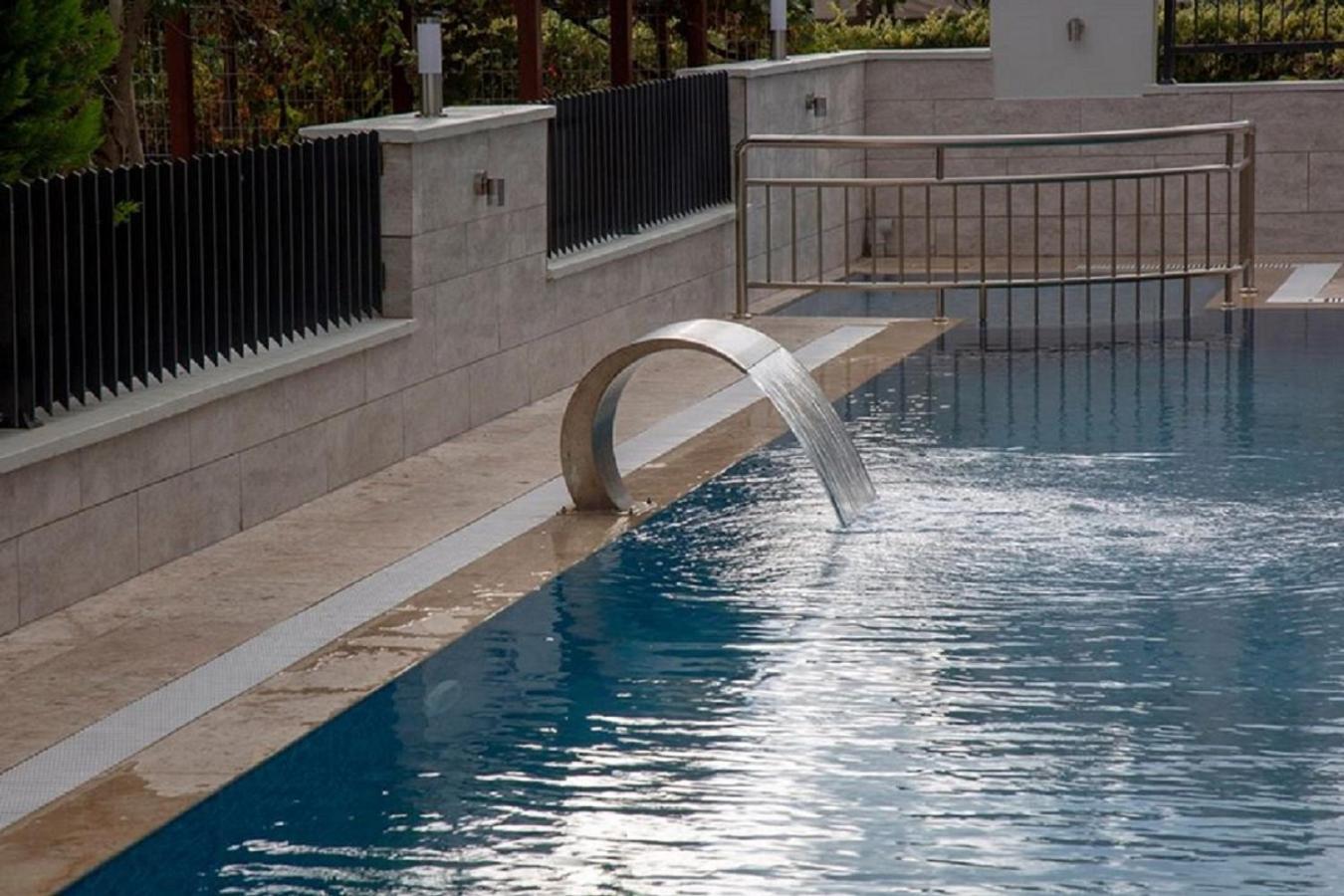 Golden World Suite Hotel - Image 36