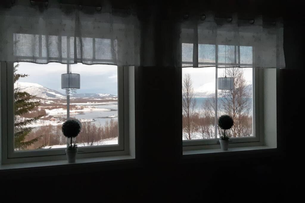 Best of Lyngen panorama apartment view 2