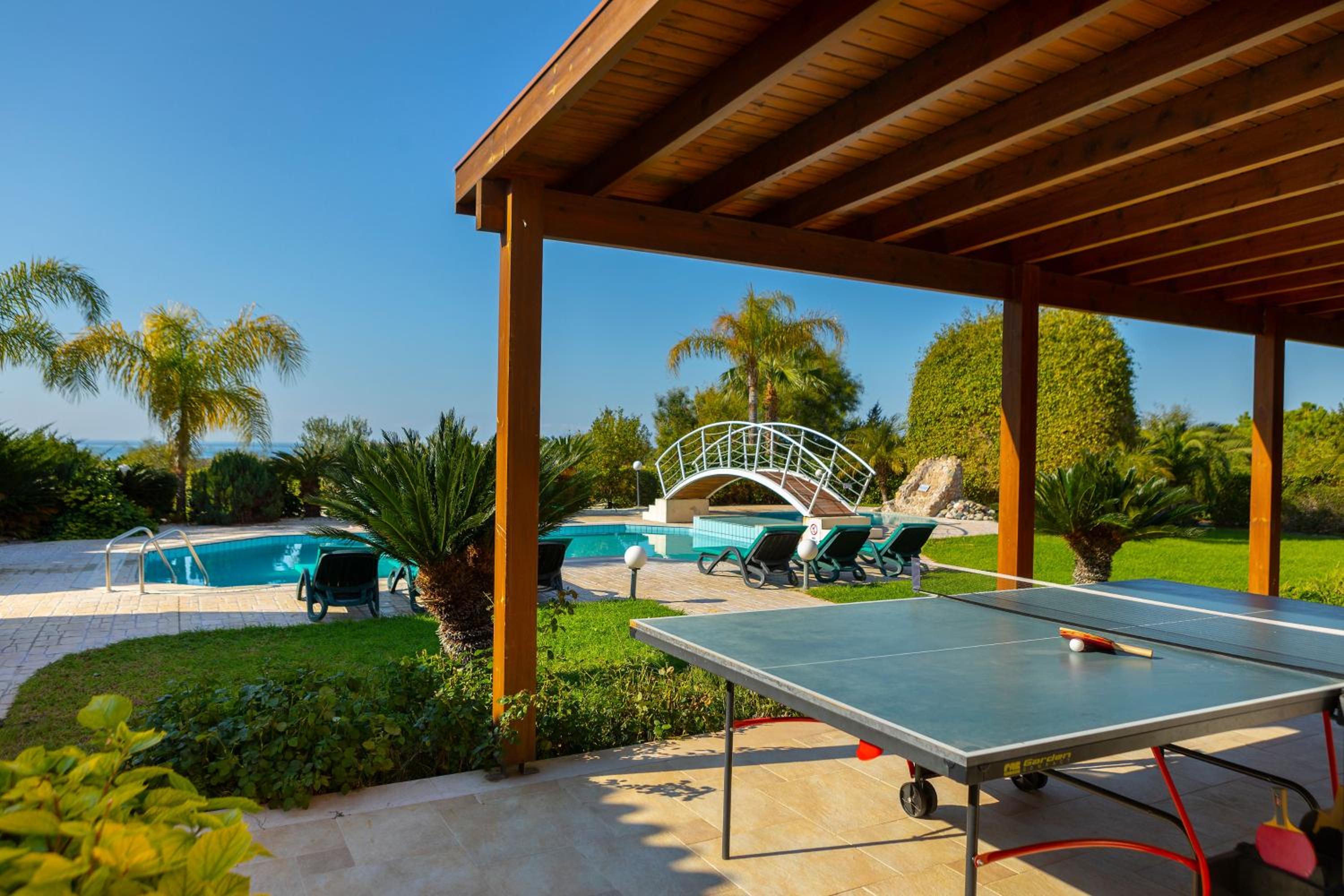 Villa Coral Bay View, walking distance to the beach! view 5