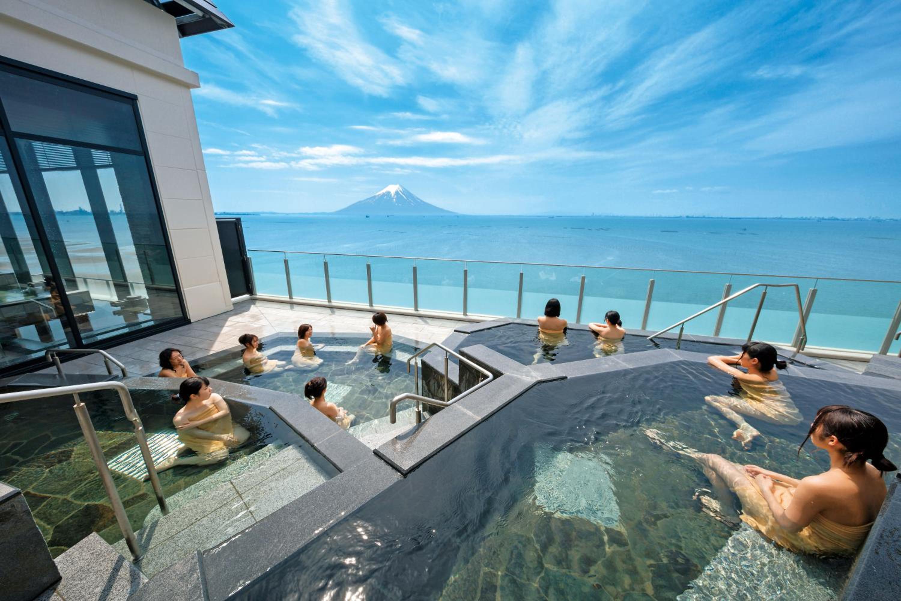 Ryugujo Spa Hotel Mikazuki Fujimitei