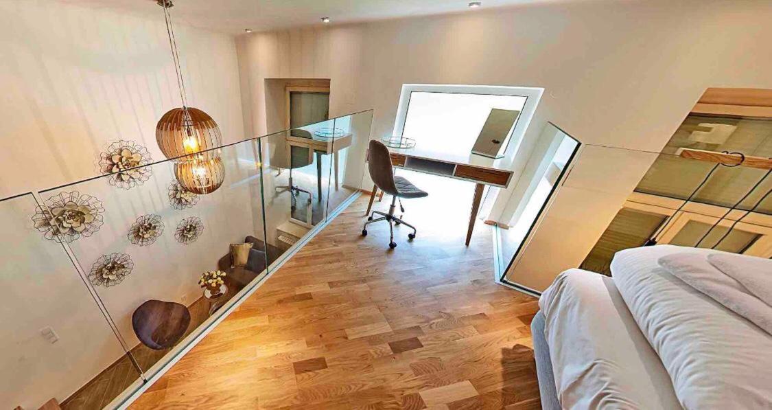 Zeus Design Loft Apartments