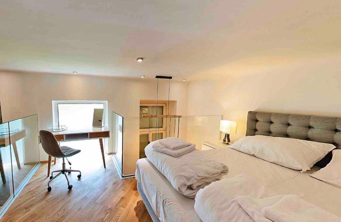 Zeus Design Loft Apartments