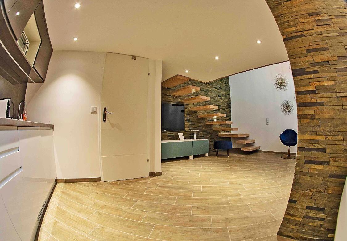 Zeus Design Loft Apartments