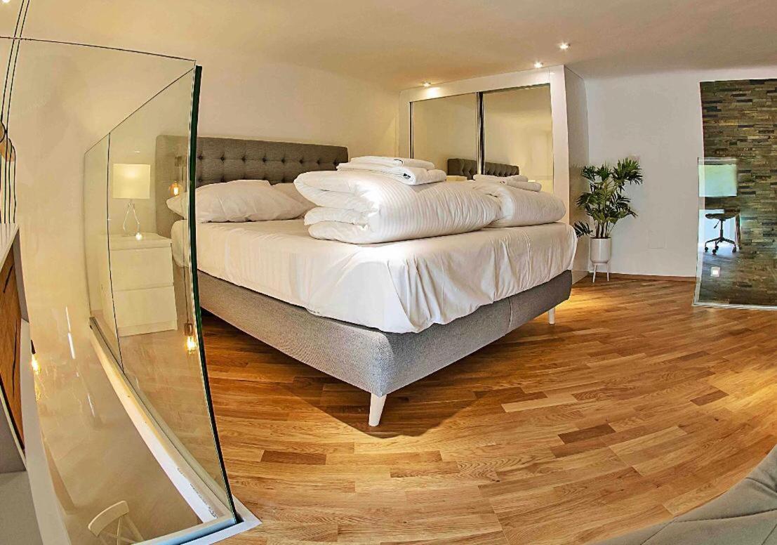 Zeus Design Loft Apartments