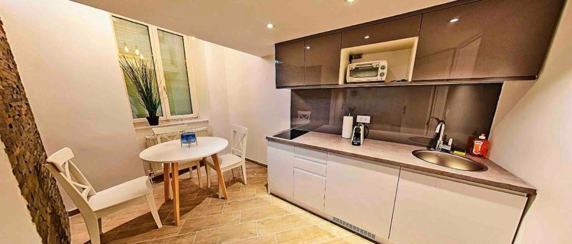 Zeus Design Loft Apartments