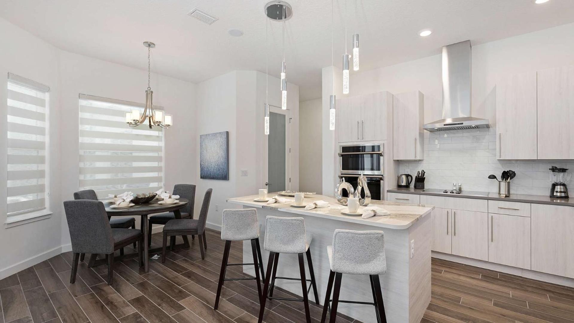 Paradise at Providence - Exclusive 4 bed pool home