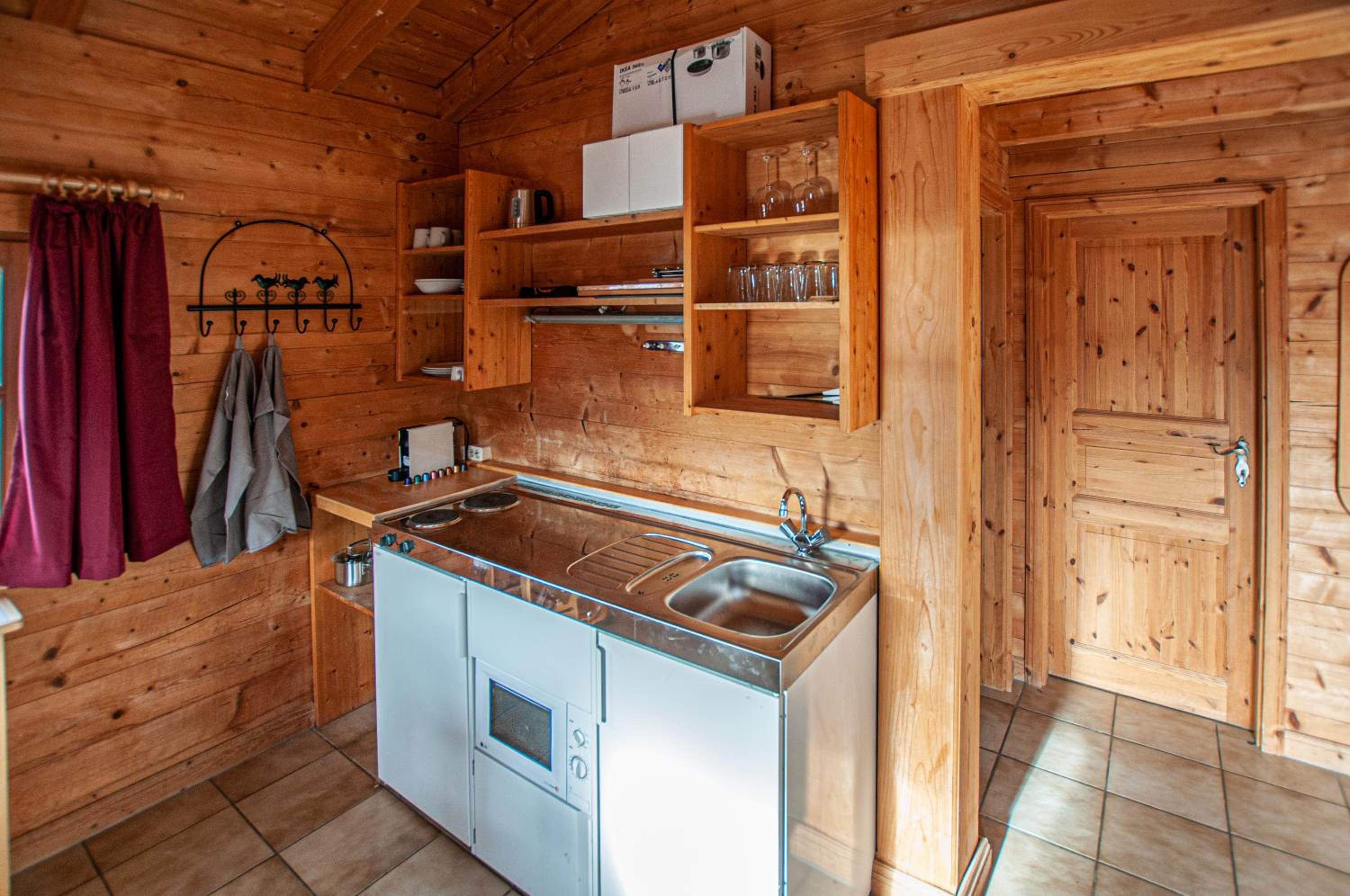 Ruhige Chalets mit Seeblick in zentraler Lage mit frisch renovierter Küche, photo 4