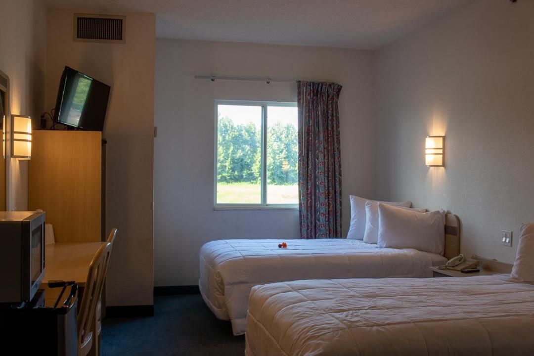 Morgantown Inn & Suites view 4