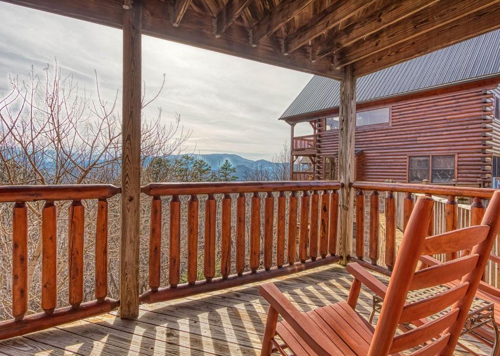 Priceless View, Amazing Views, Hot Tub, Pool, 560 FREE tickets each paid day!!! view 2