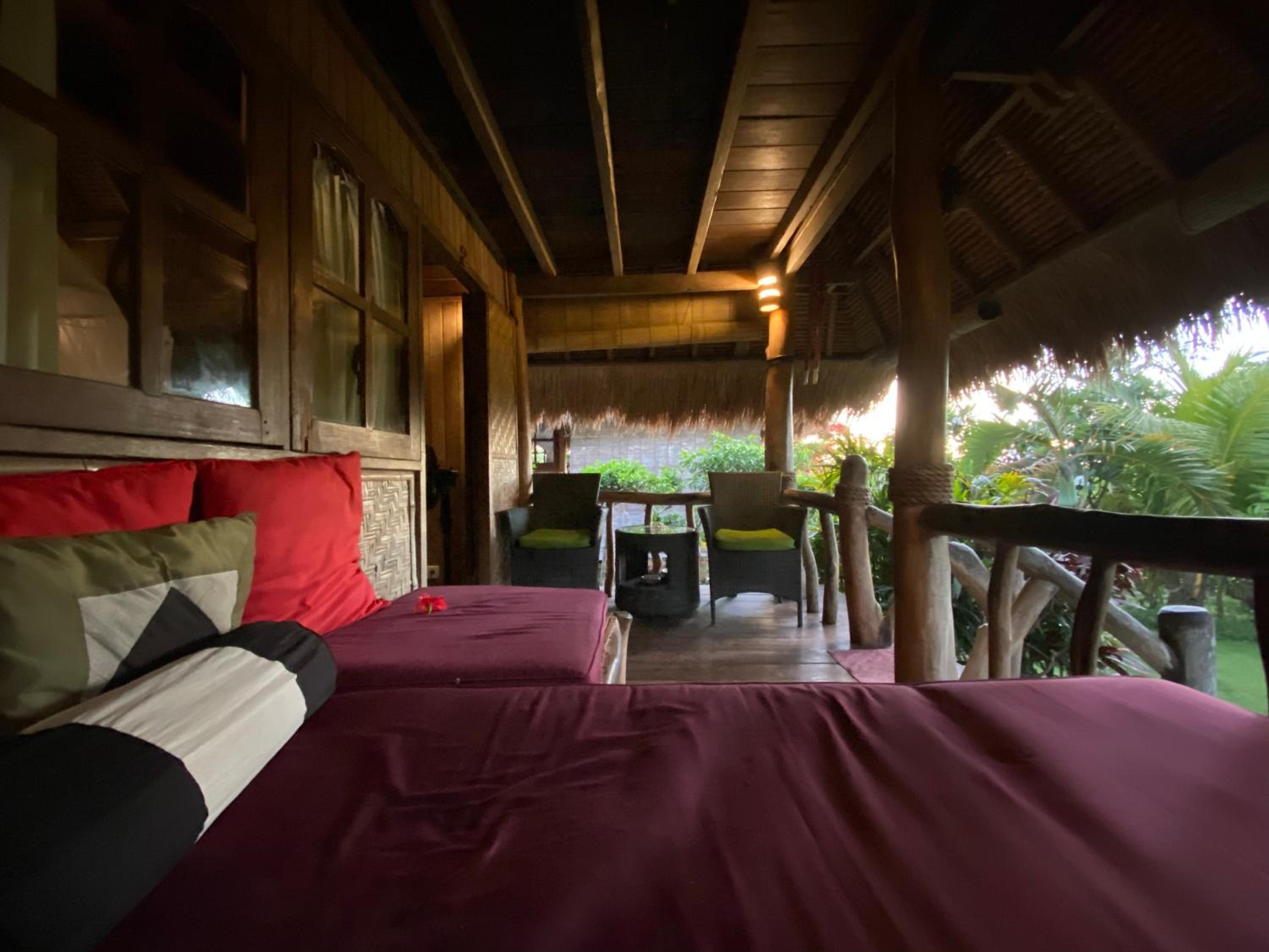 Flower Bud Bungalow Balangan