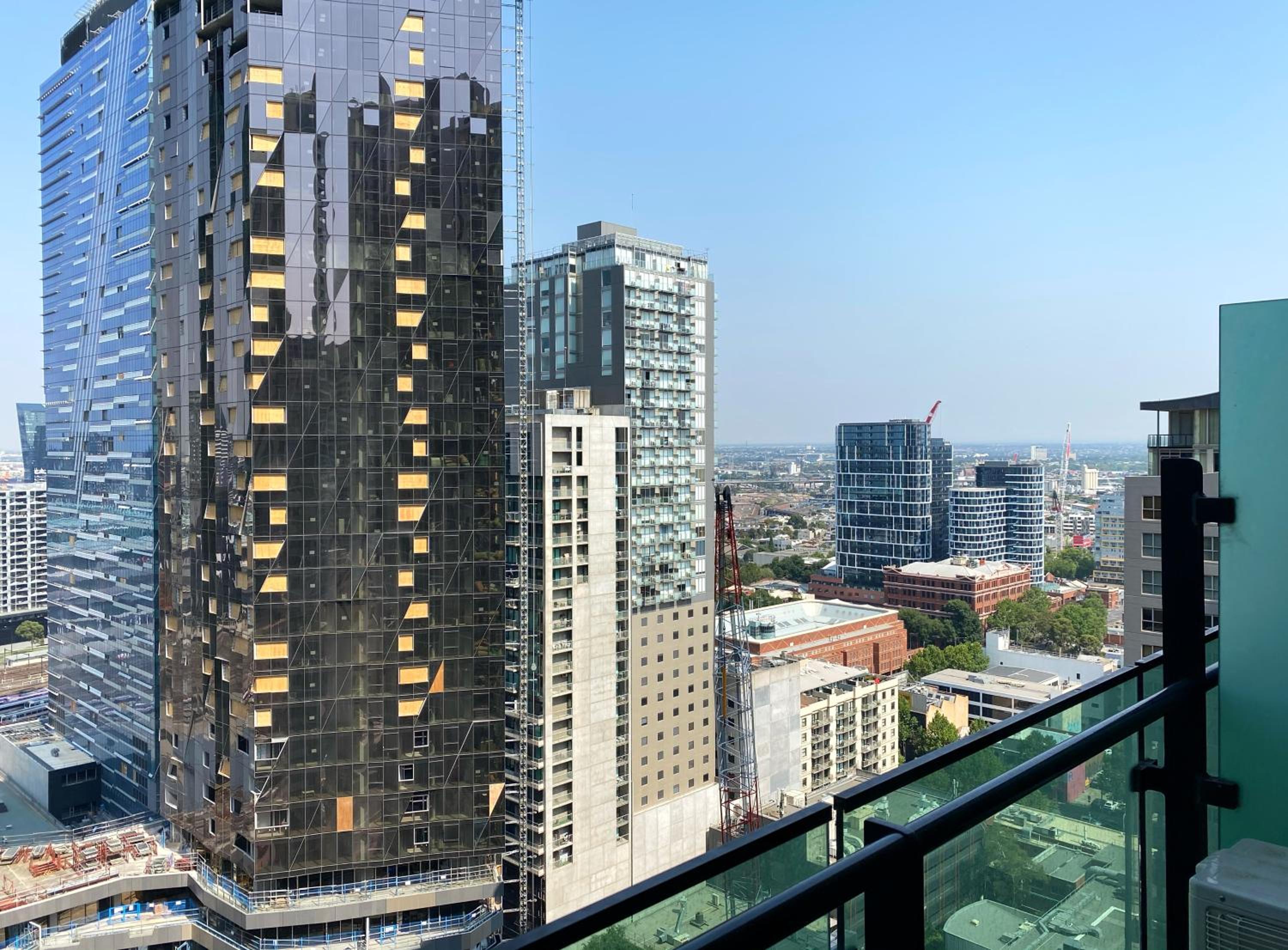 Large 2B2B Near Southern Cross FreeParking GYM POOL