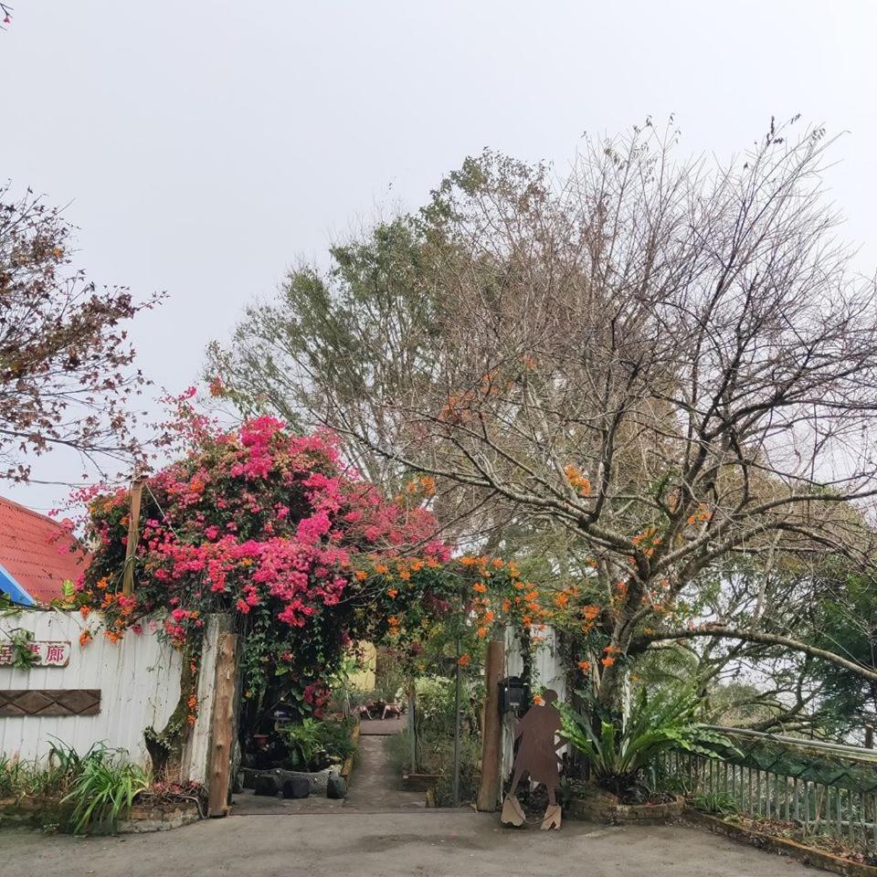Shan Ju Lake Villa view 5