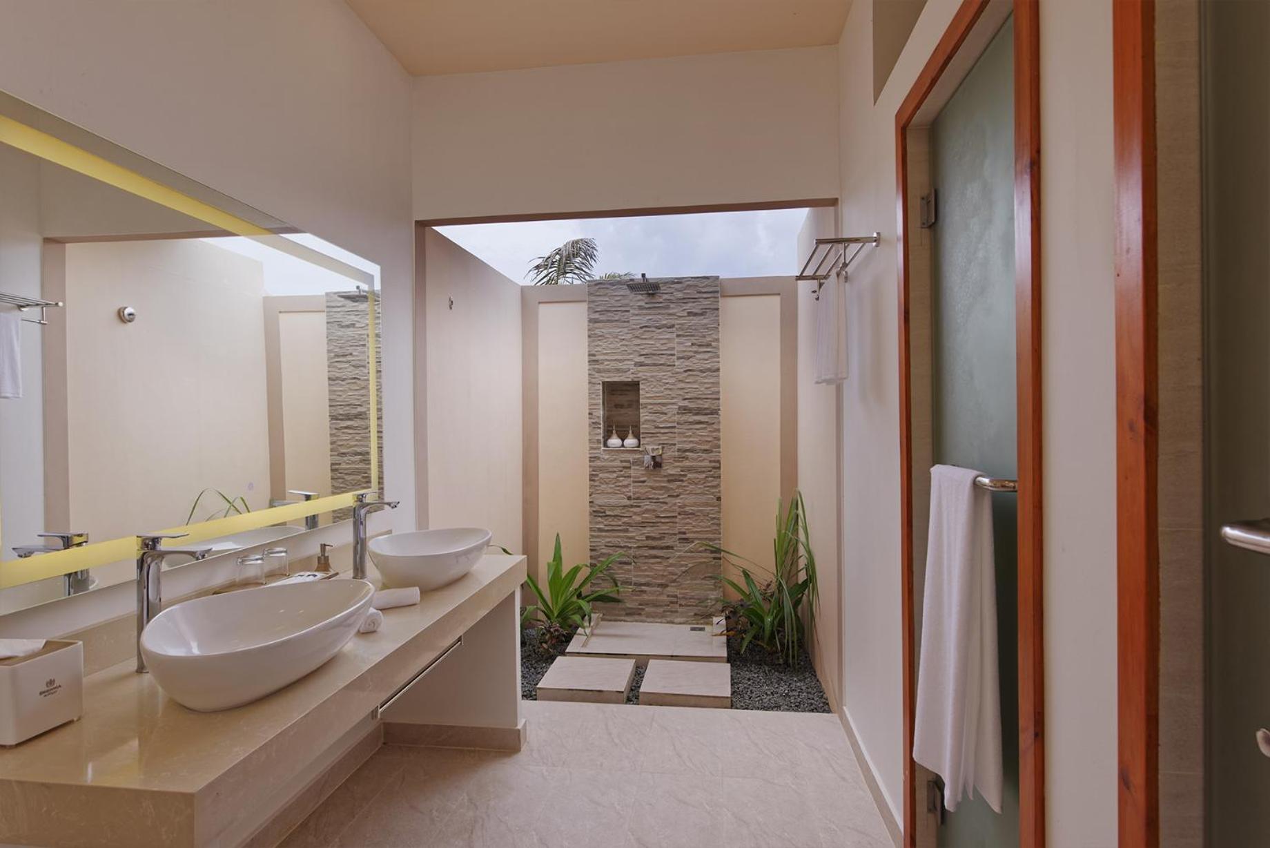 Brennia Kottefaru Maldives 6