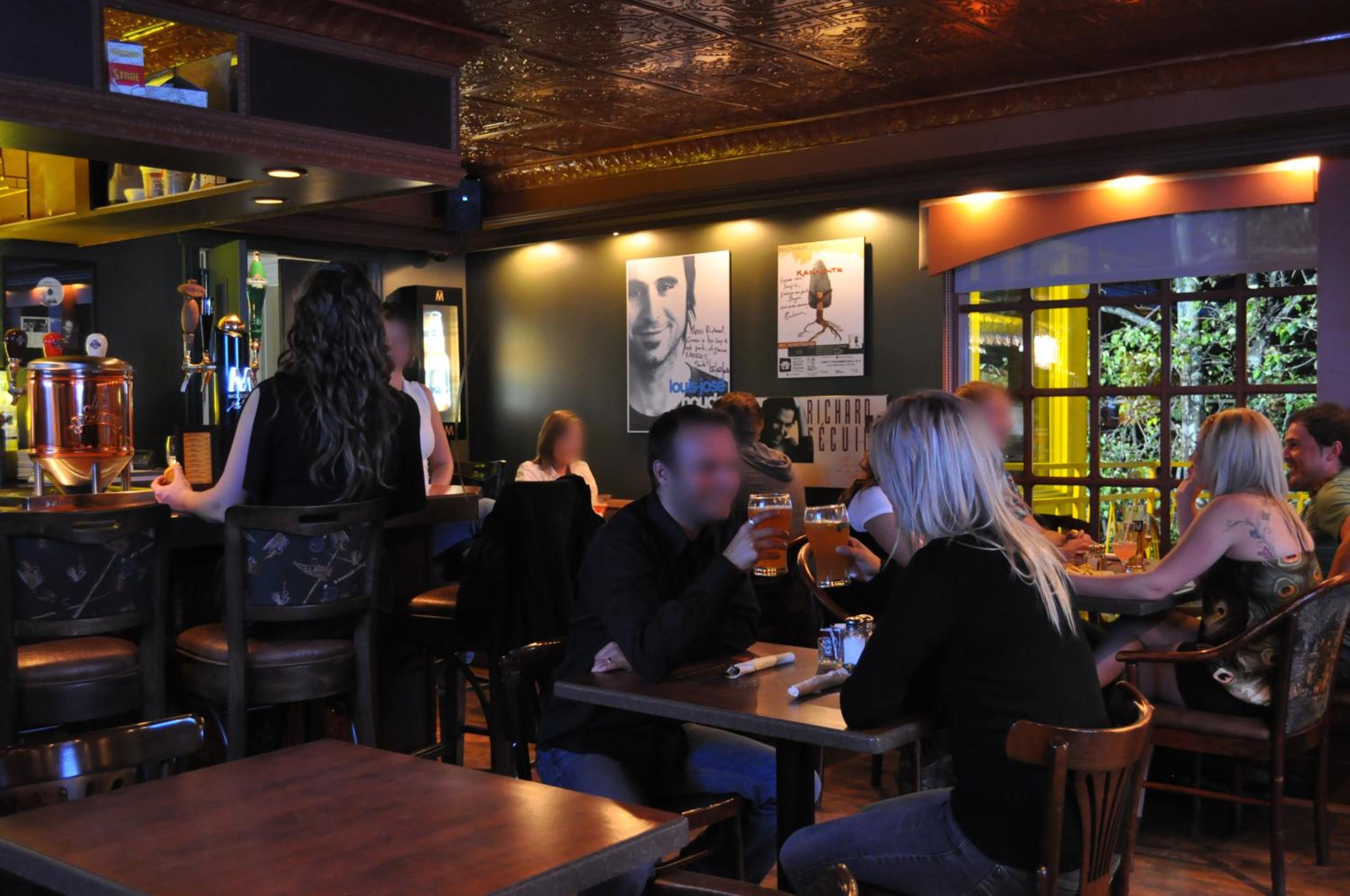 bar