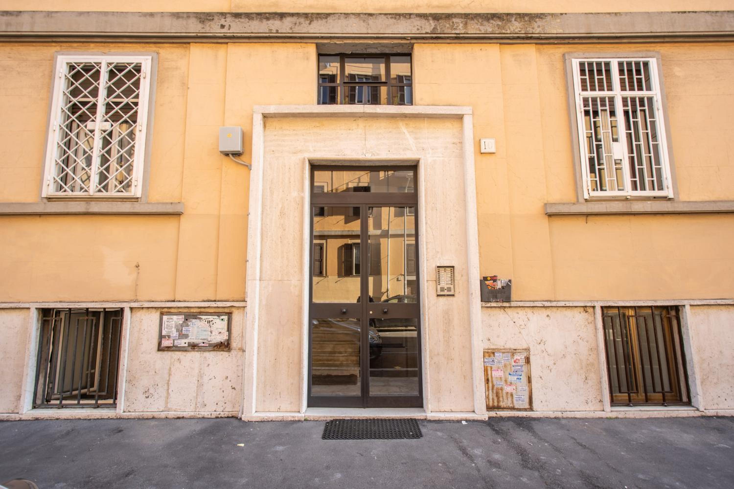 Laura luxury apartment in the center Rome