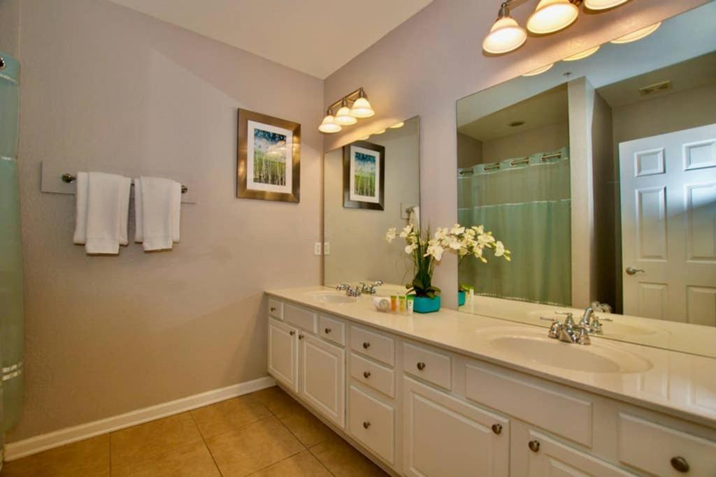 Vista Cay Luxury 3 bedroom Townhouse (#3114)