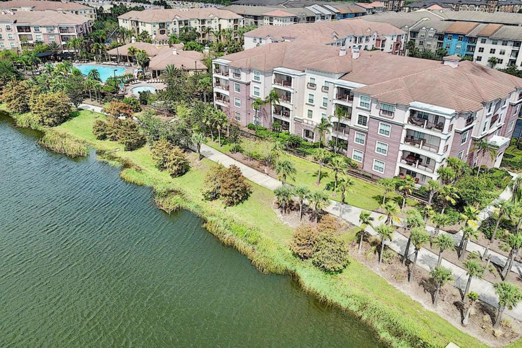 Vista Cay Luxury 3 bedroom Townhouse (#3114)