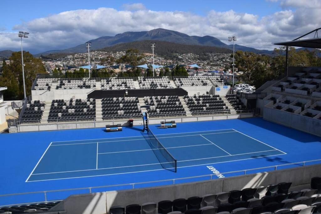 Best Location in Hobart! Luxury 4 bedroom with stunning views