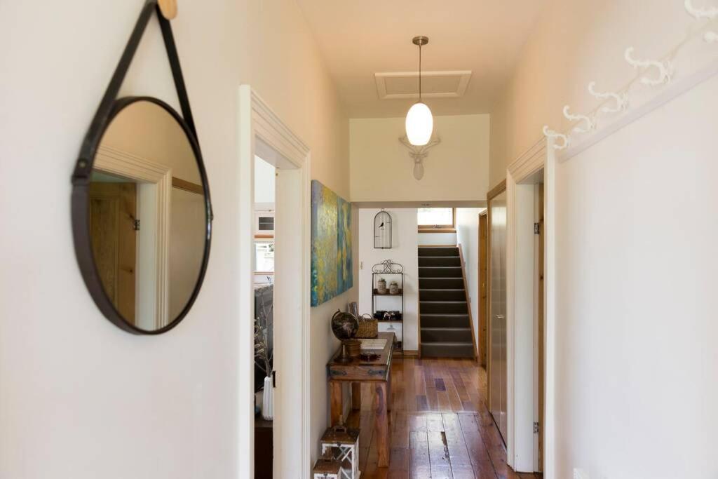 Best Location in Hobart! Luxury 4 bedroom with stunning views