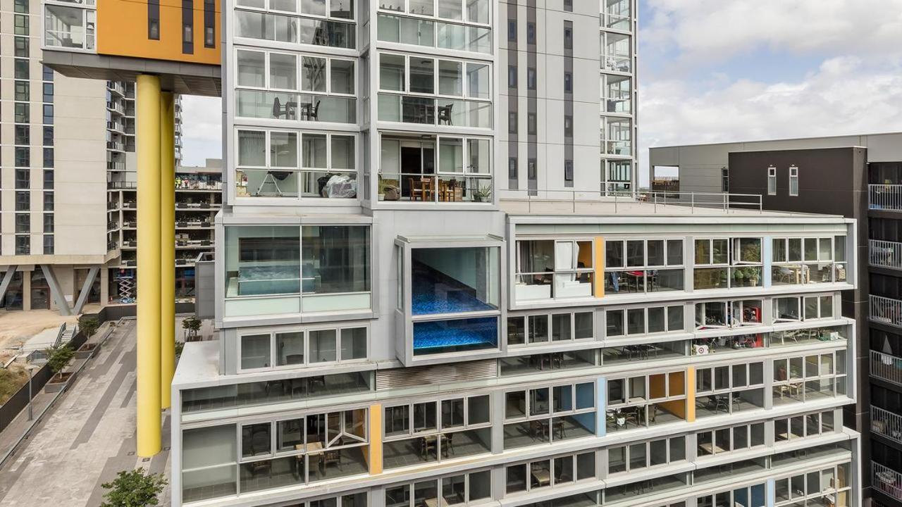 Hi 5 star luxury Adelaide City Apartment