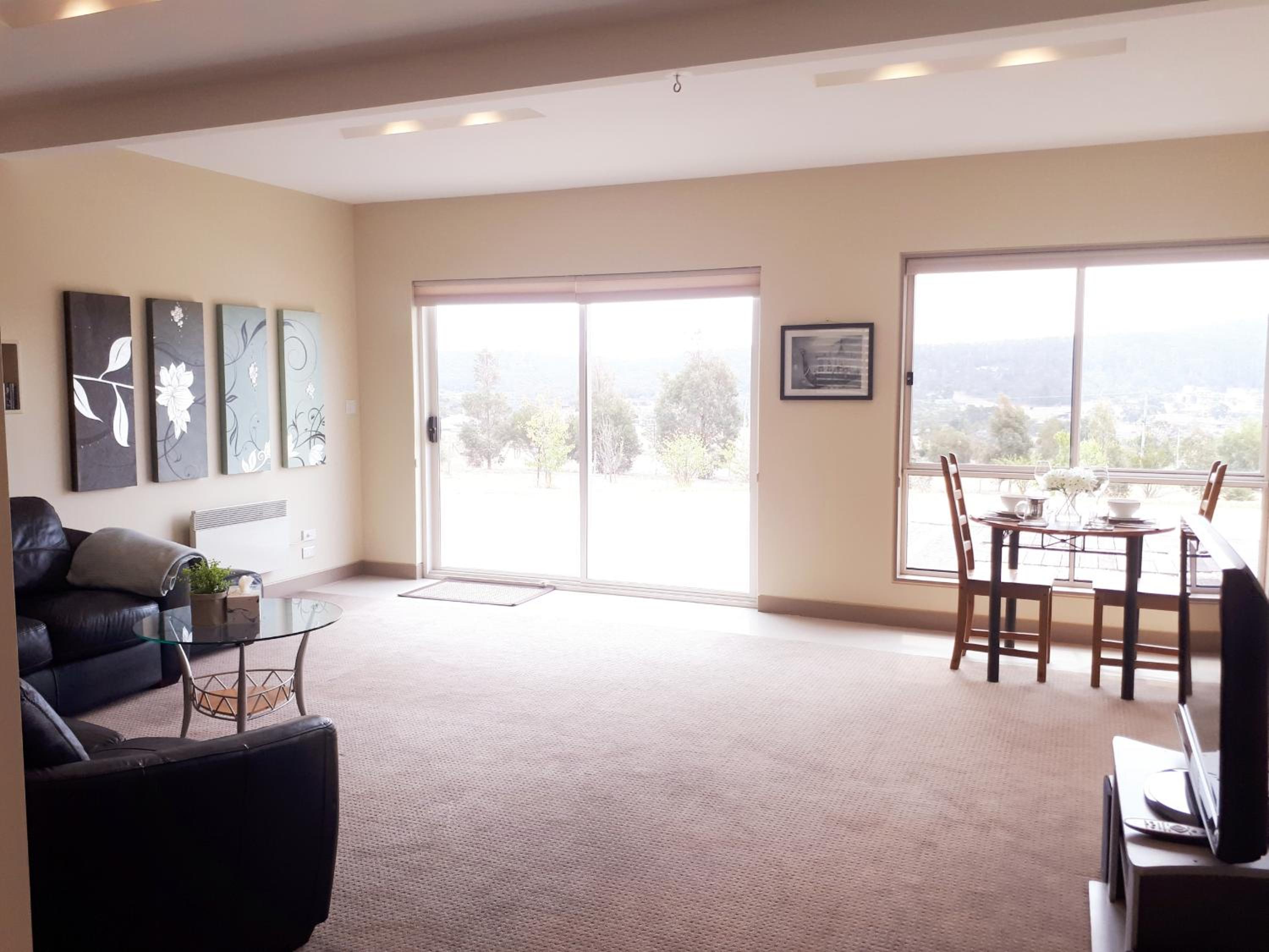Couples Retreat with Mountain View Near Hobart