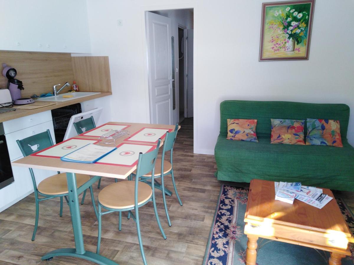 Gite de vacances Residence La Babaute LES ROUSSES view 4