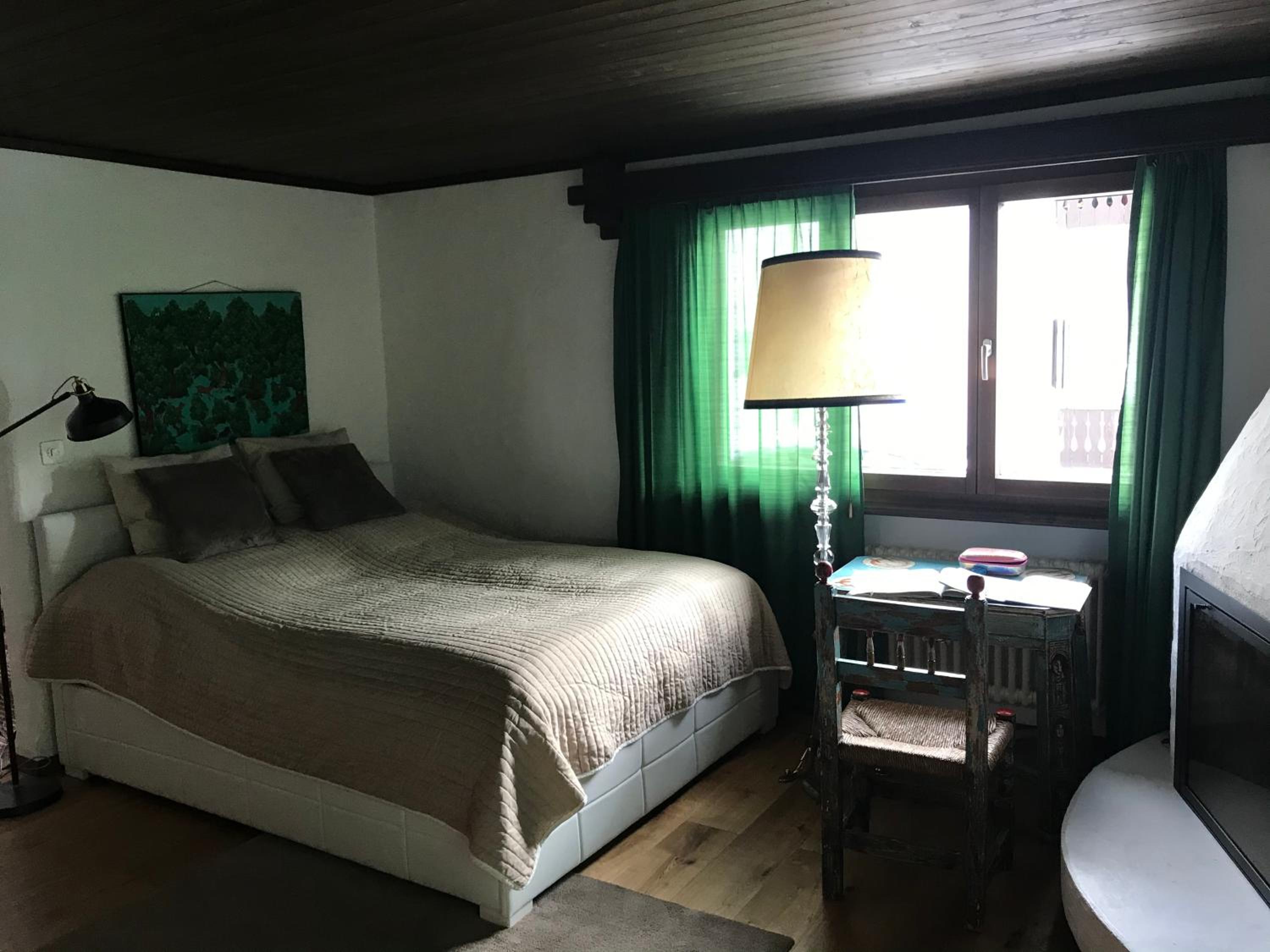 TOP LOCATION - Klosters center - 130m distance to ski lift Parsenn Gotschnabahn and railway station Klosters Platz - direct connection to Davos