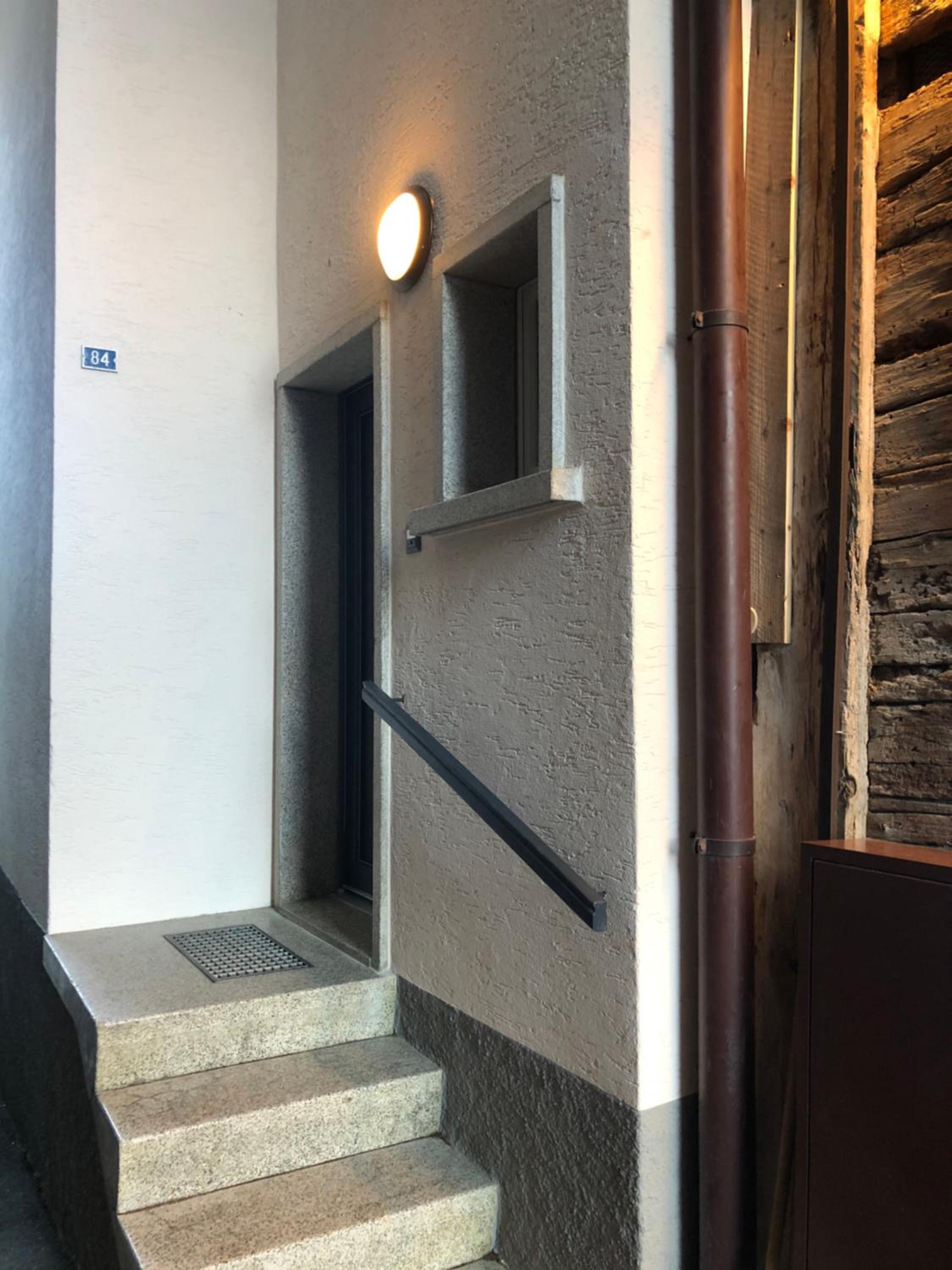 Grand appartement avec terrasse à Chez-Les-Reuses