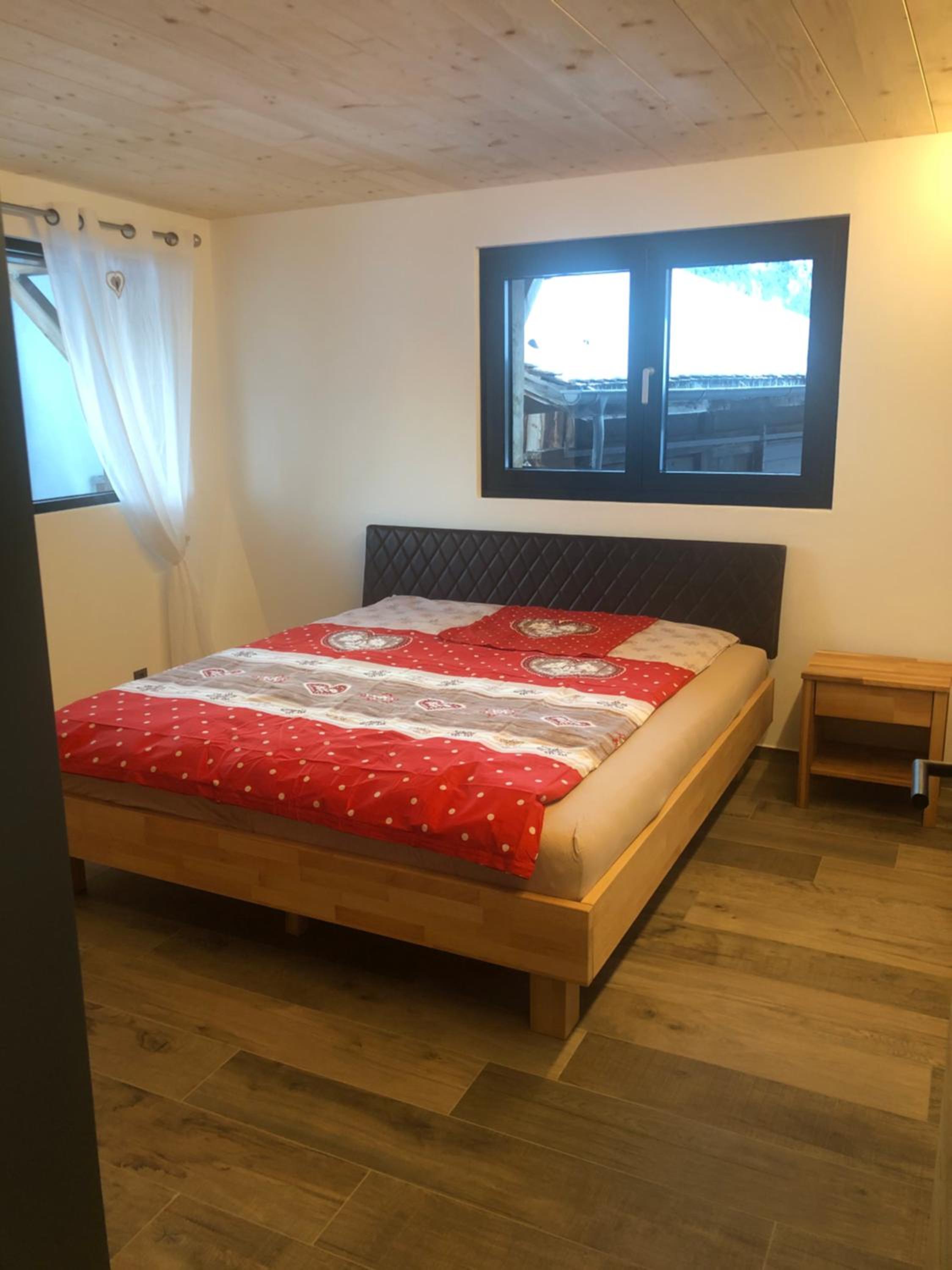 Grand appartement avec terrasse à Chez-Les-Reuses