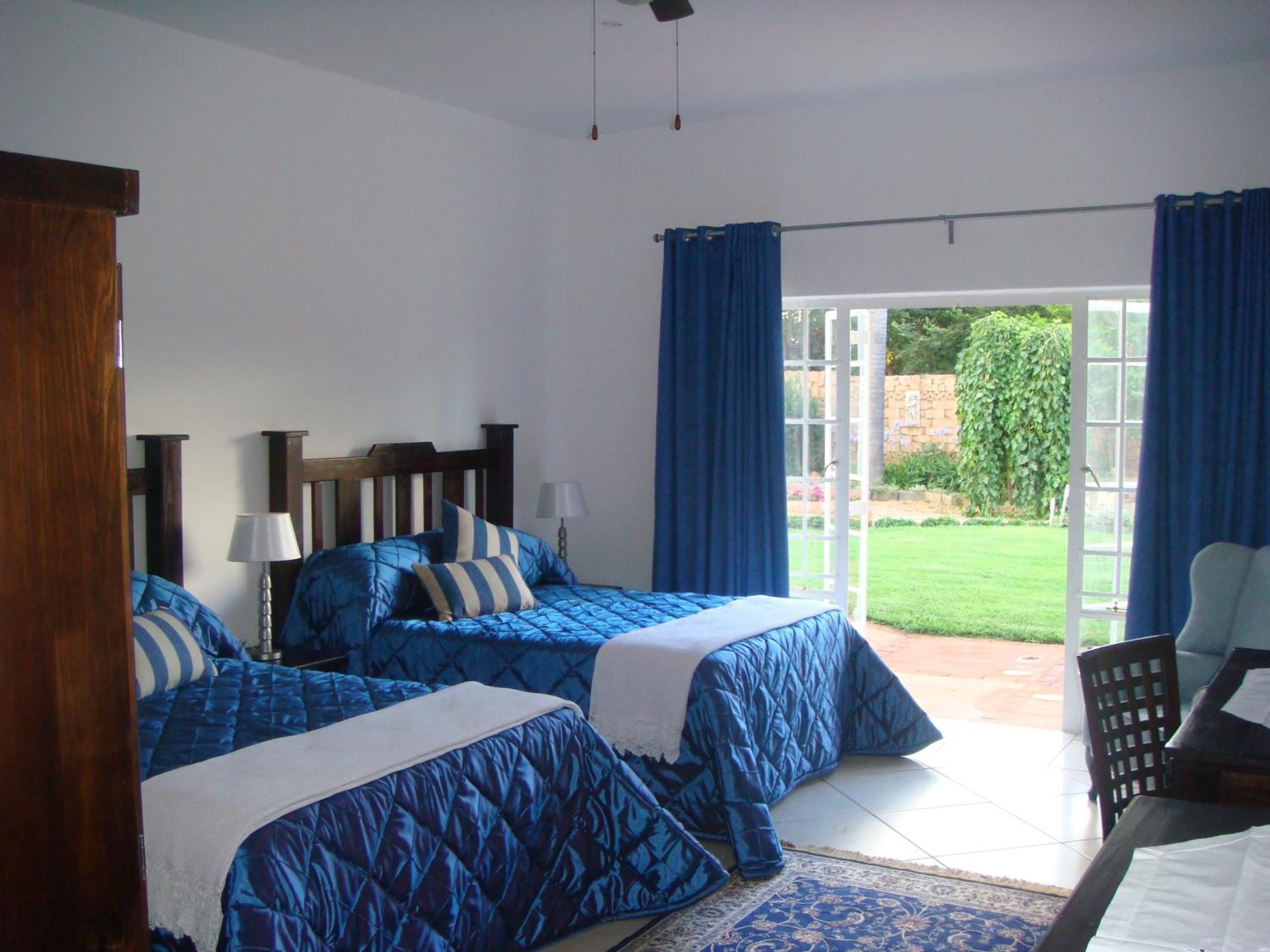 Heatherdale Guesthouse & Shuttle Services