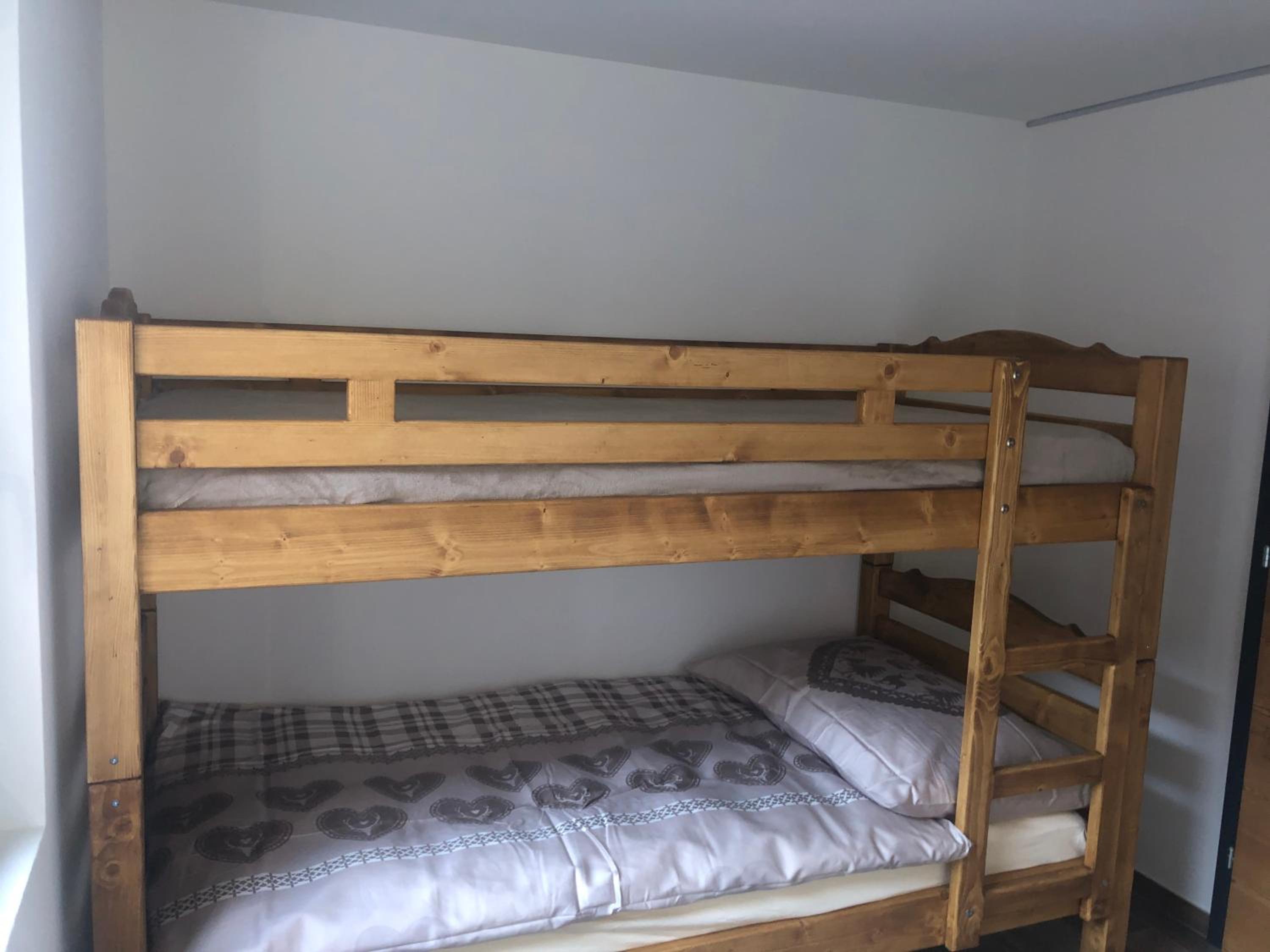 Grand appartement avec terrasse à Chez-Les-Reuses