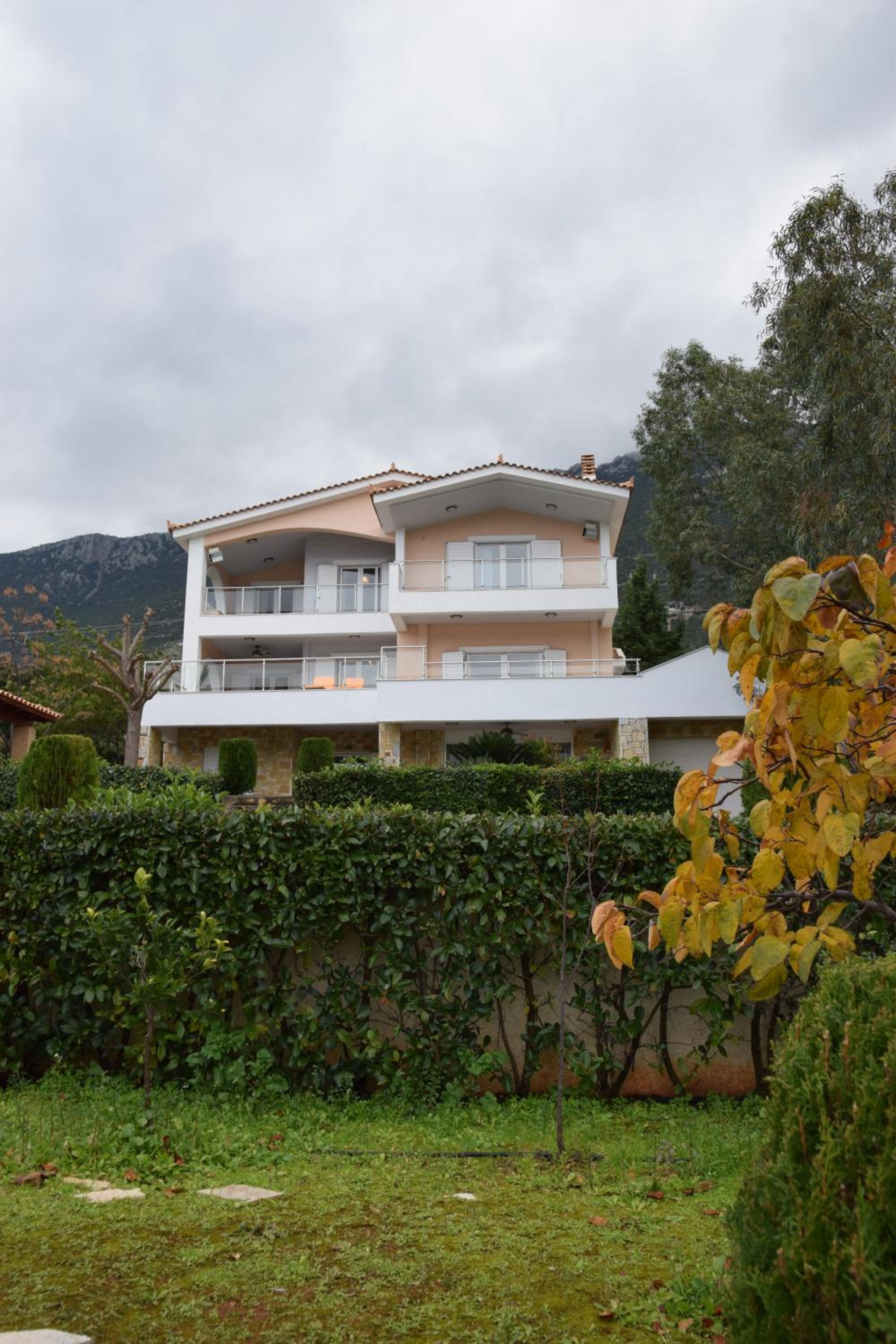 Skorponeria beachfront house view 2