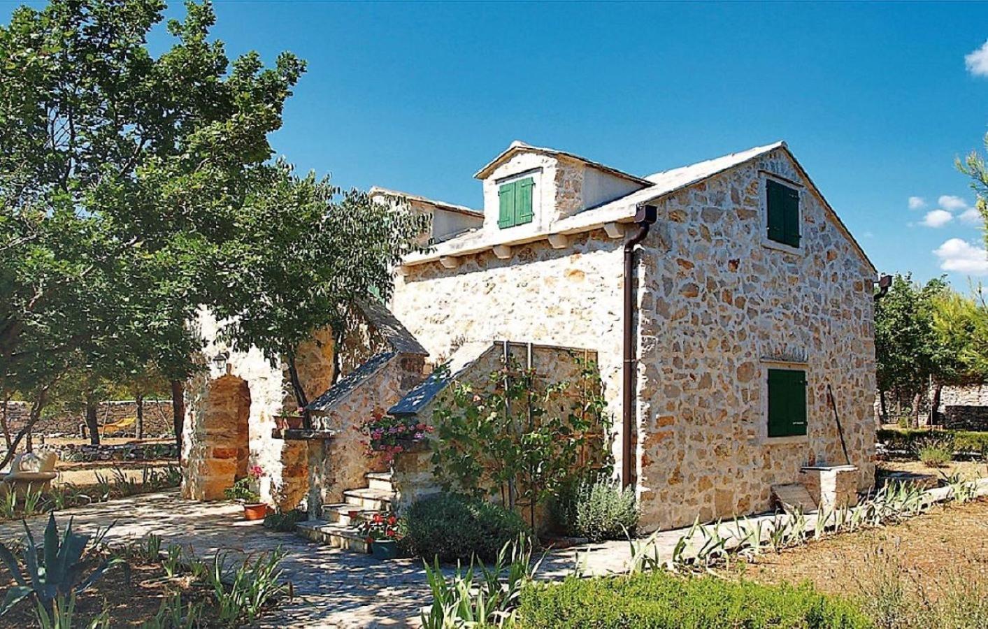 Hotel Ranch Frida - Image 1