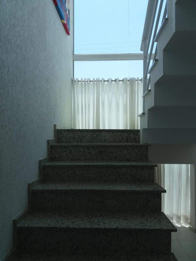 CASA DE VIDRO PERFEITA A 25 METROS DA PRAIA
